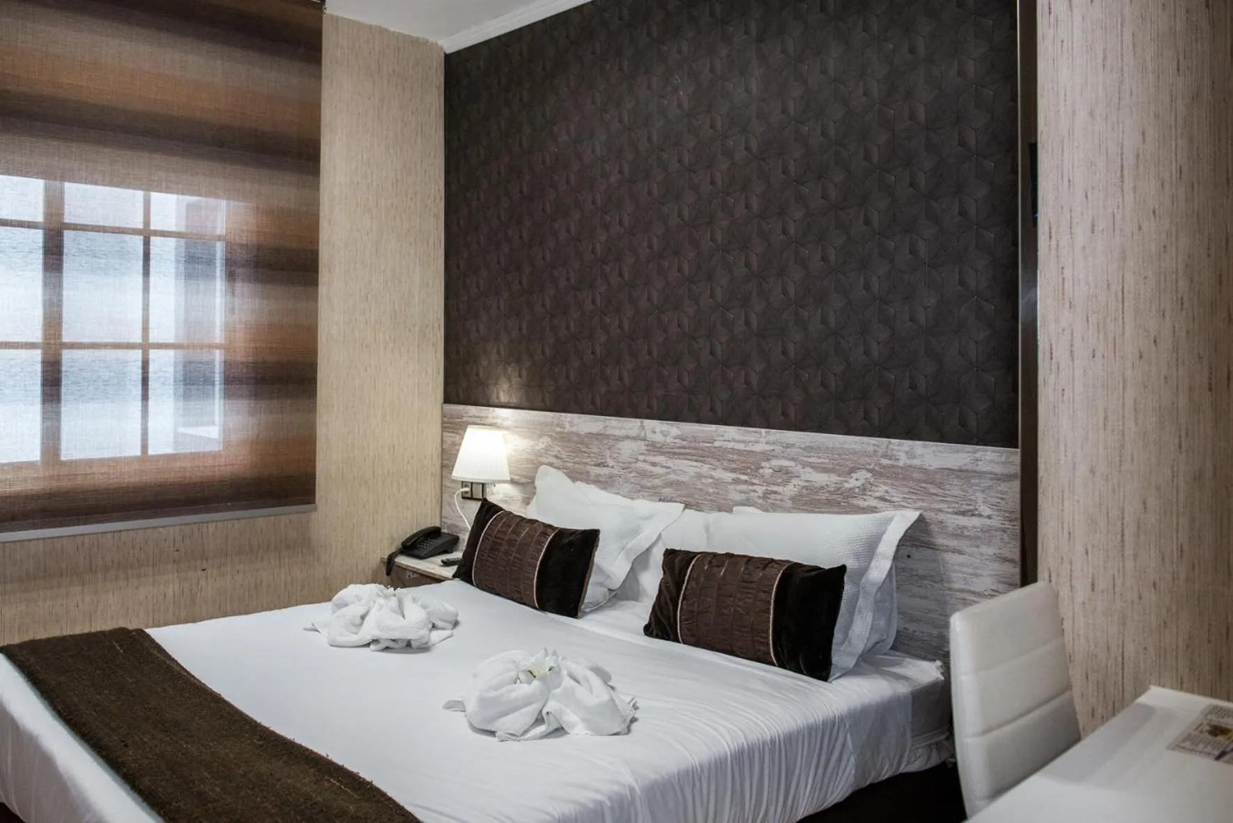 Balcony/Terrace, Bed in Hotel Ancora