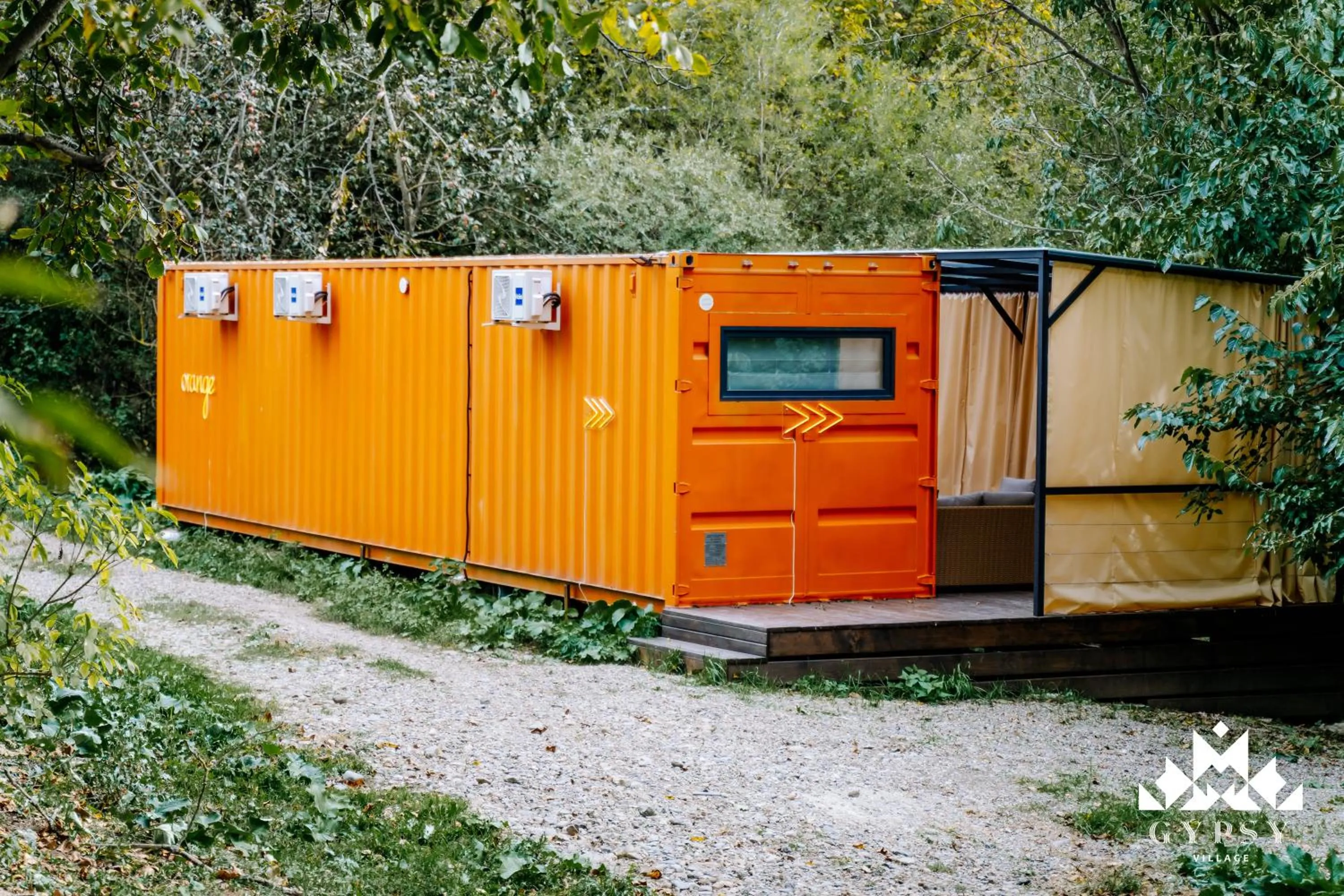 Property building in Gipsy Village Park Hotel