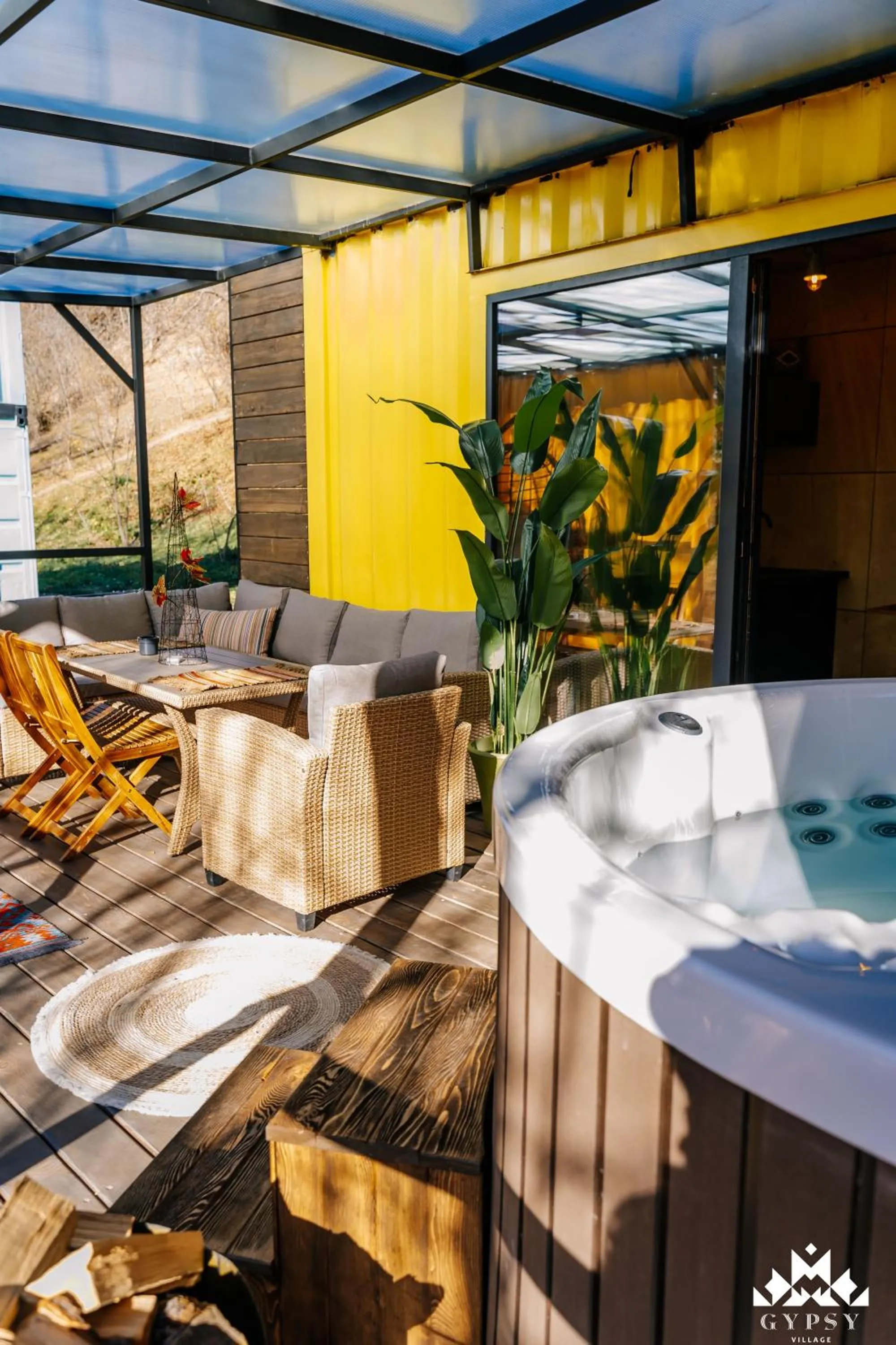 Balcony/Terrace in Gipsy Village Park Hotel