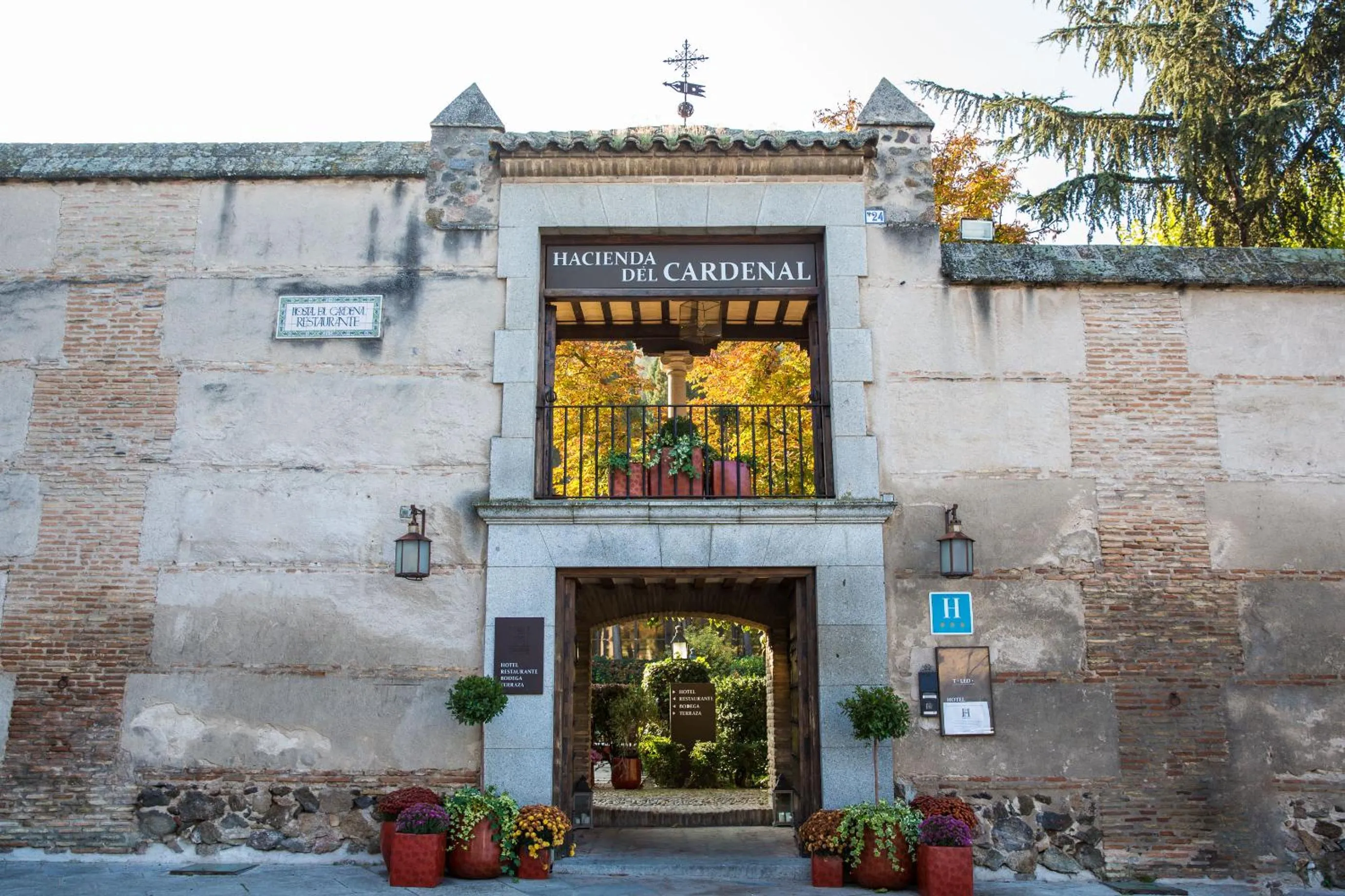 Facade/entrance in Hotel Hacienda del Cardenal