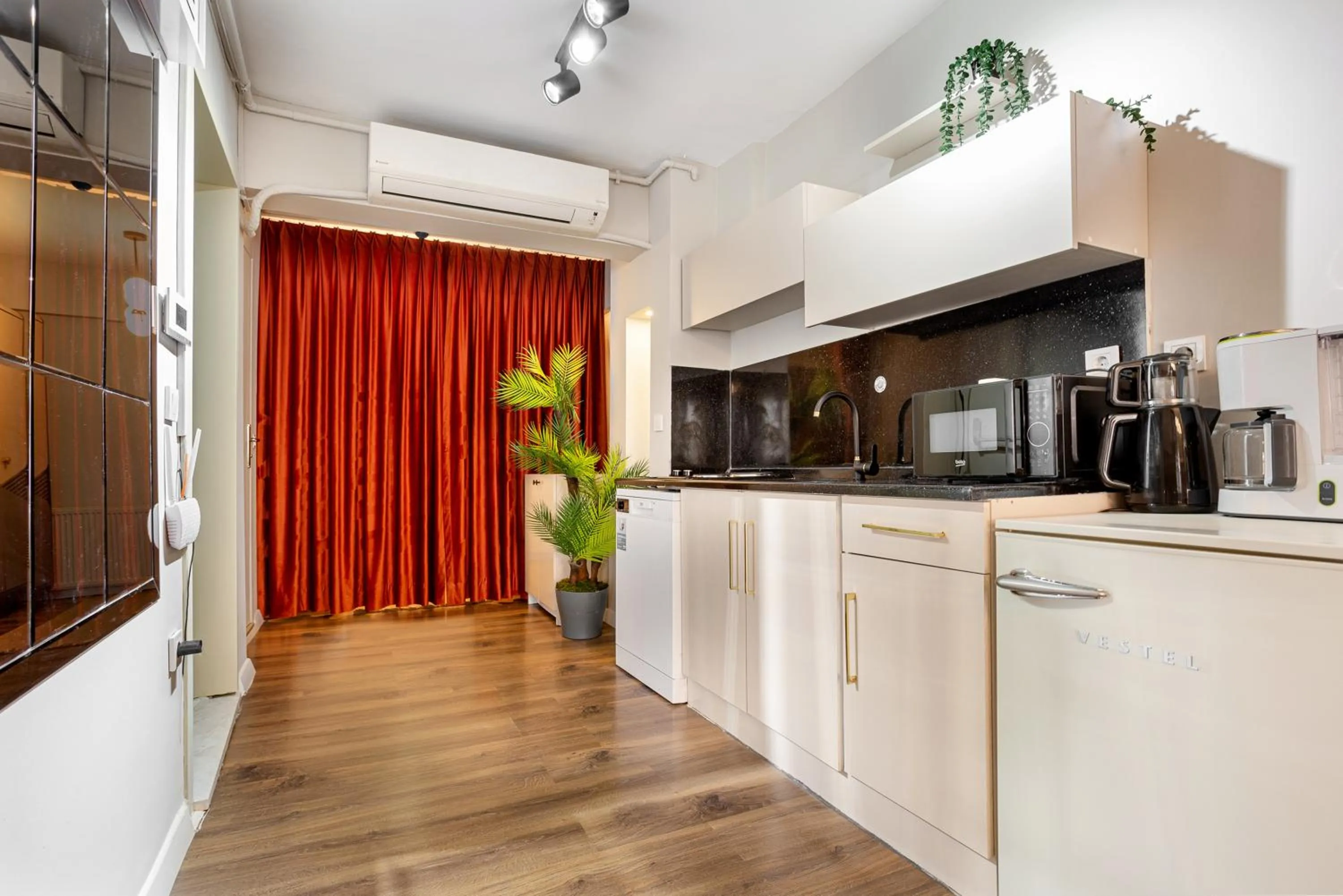 Kitchen or kitchenette in Port Galata Suites