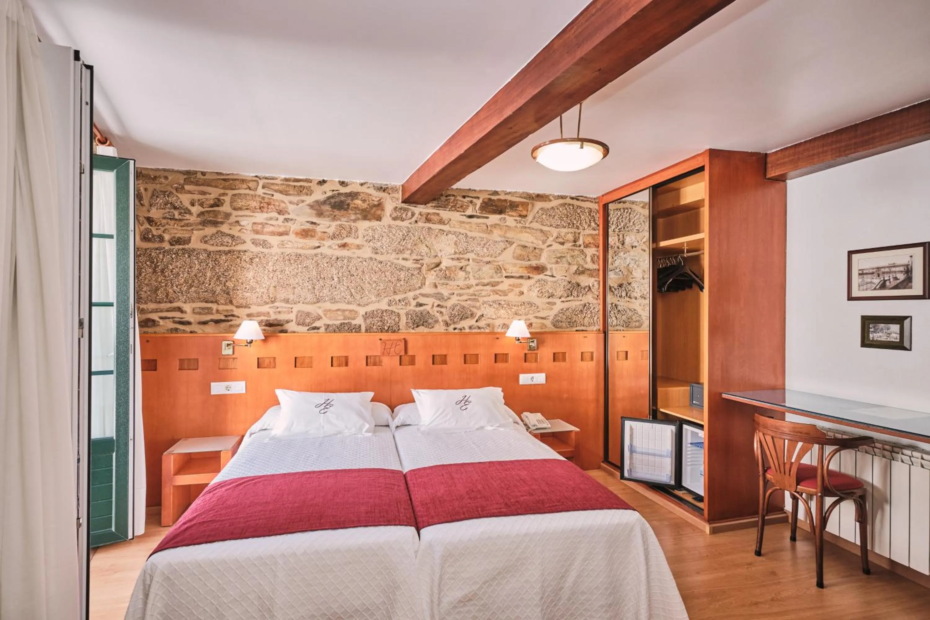 Photo of the whole room, Bed in Hotel Entrecercas