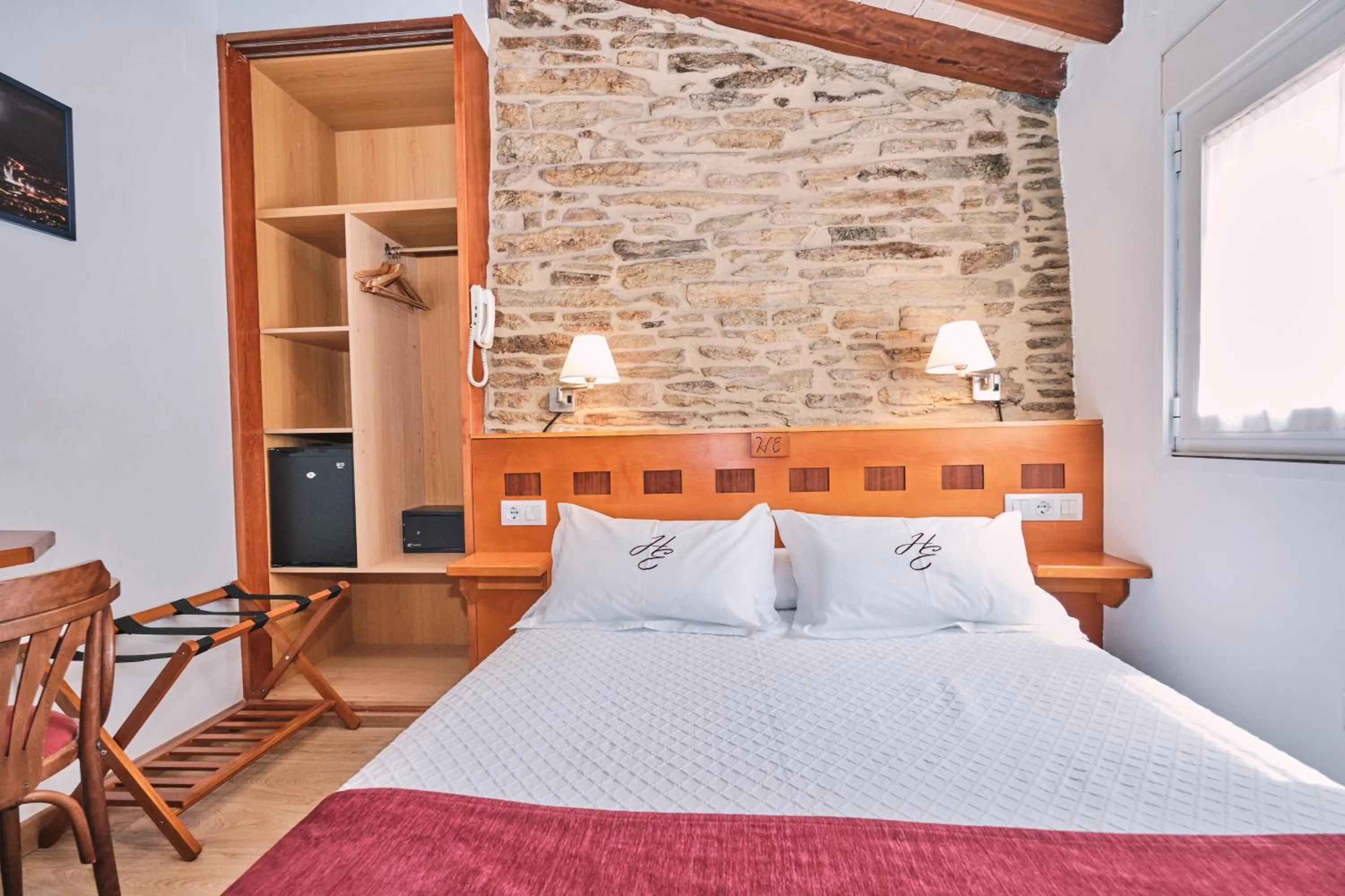 Photo of the whole room, Bed in Hotel Entrecercas