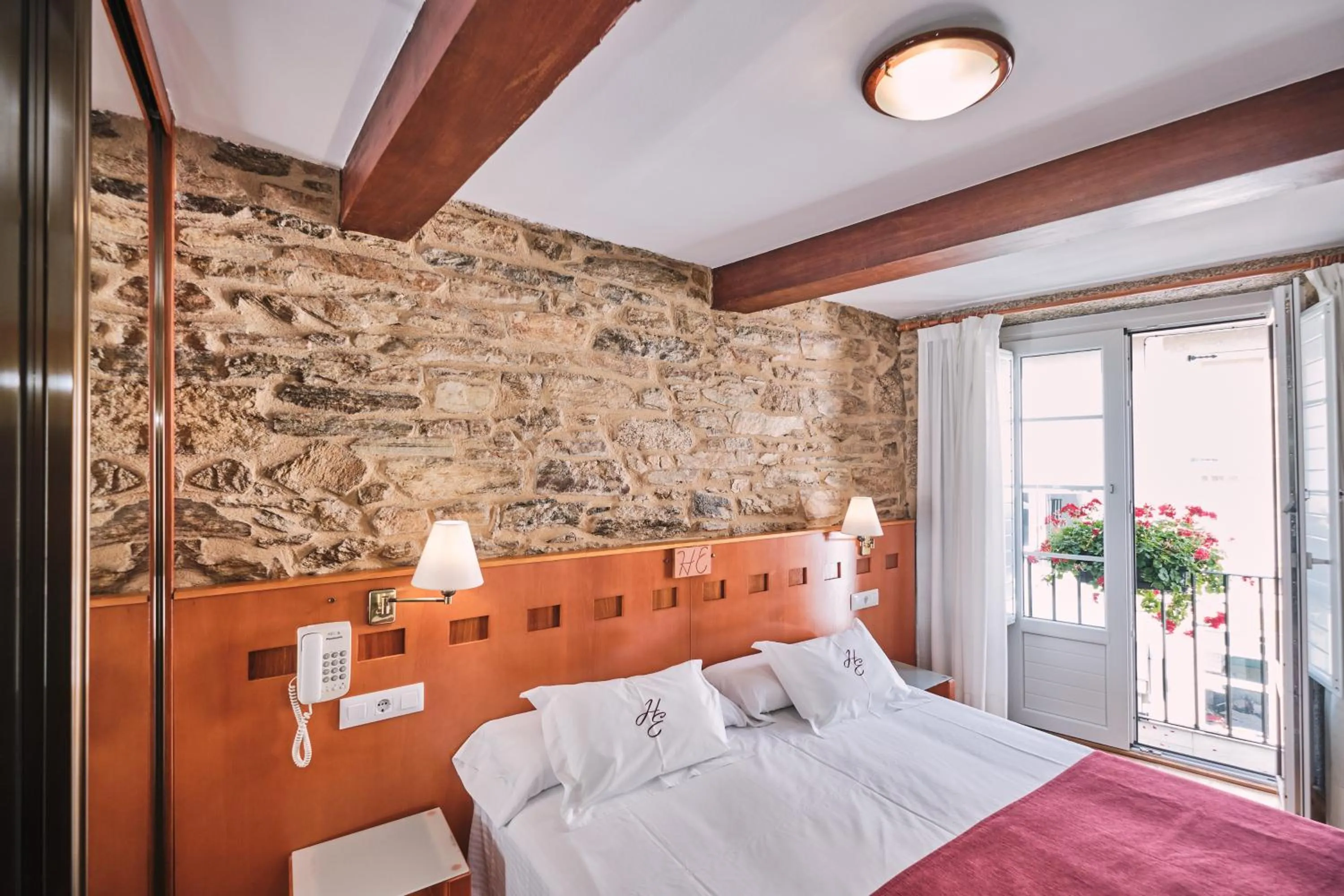 Photo of the whole room, Bed in Hotel Entrecercas