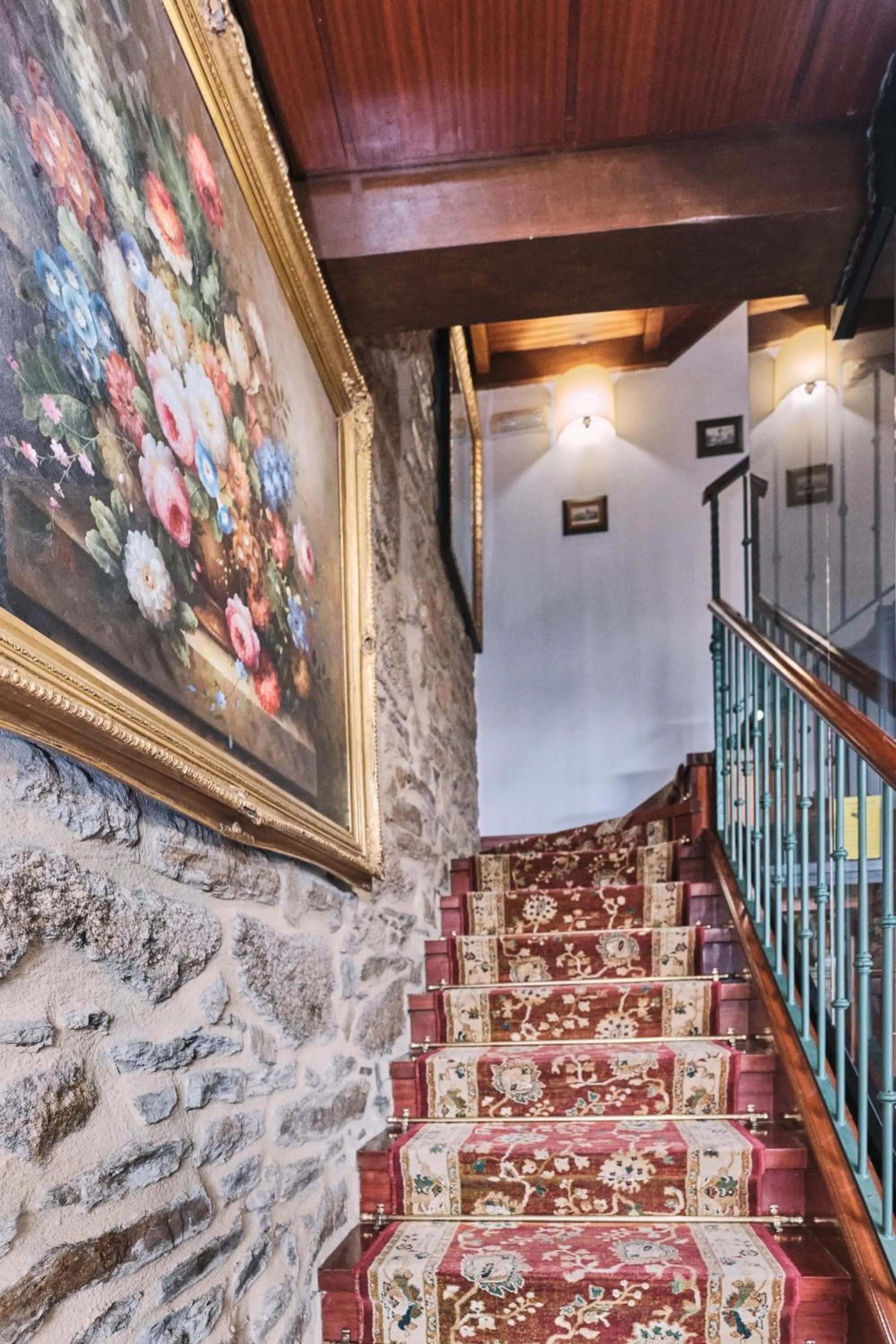 Property building in Hotel Entrecercas