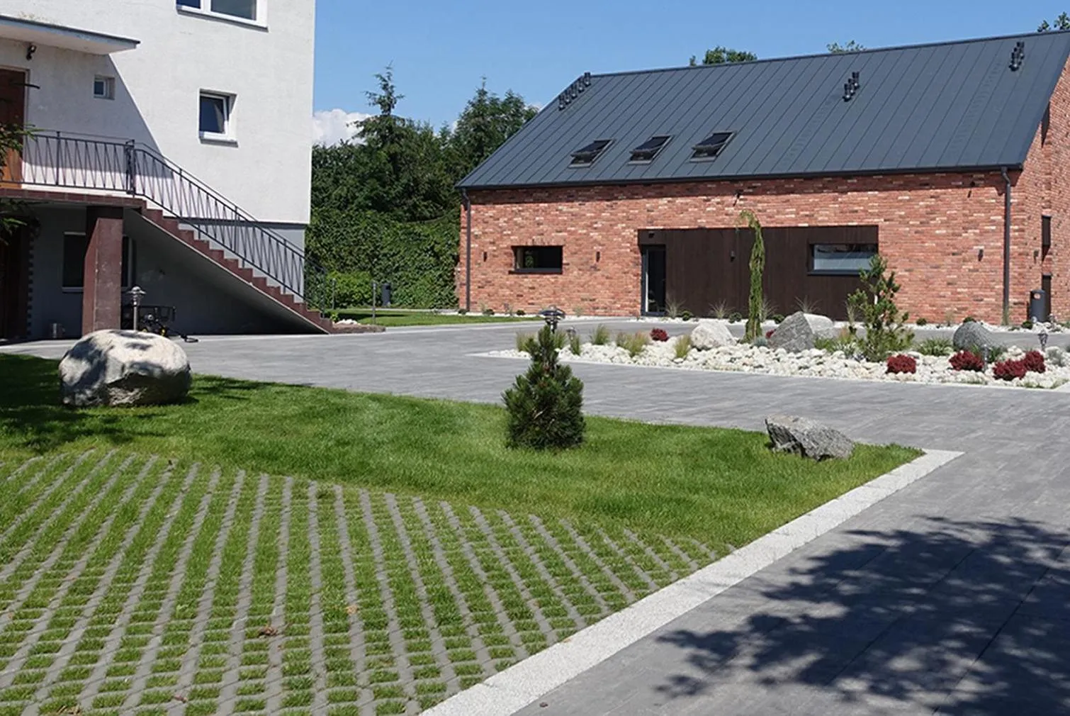 Property building in Apartamenty Między Mostami