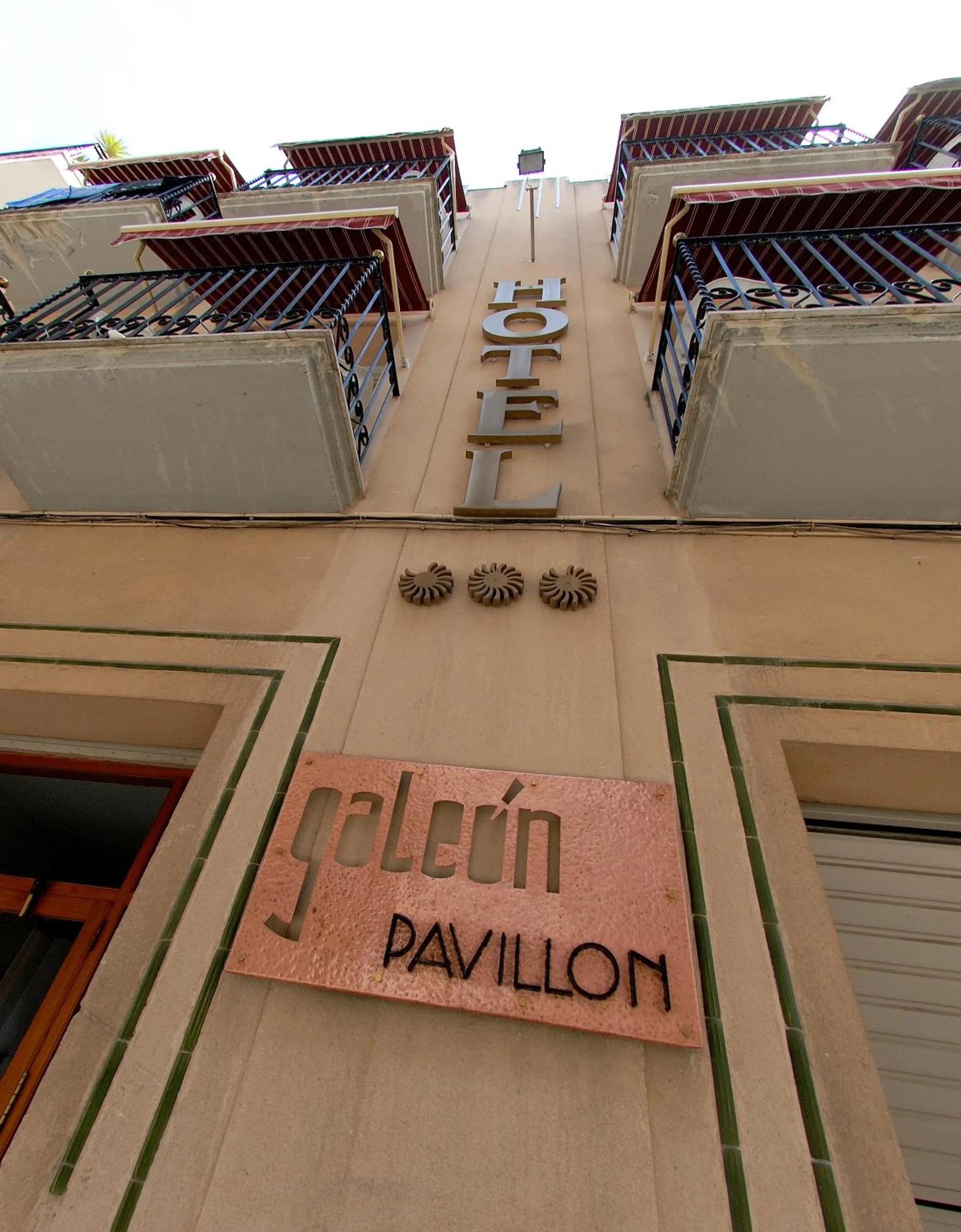 Property building in Galeón