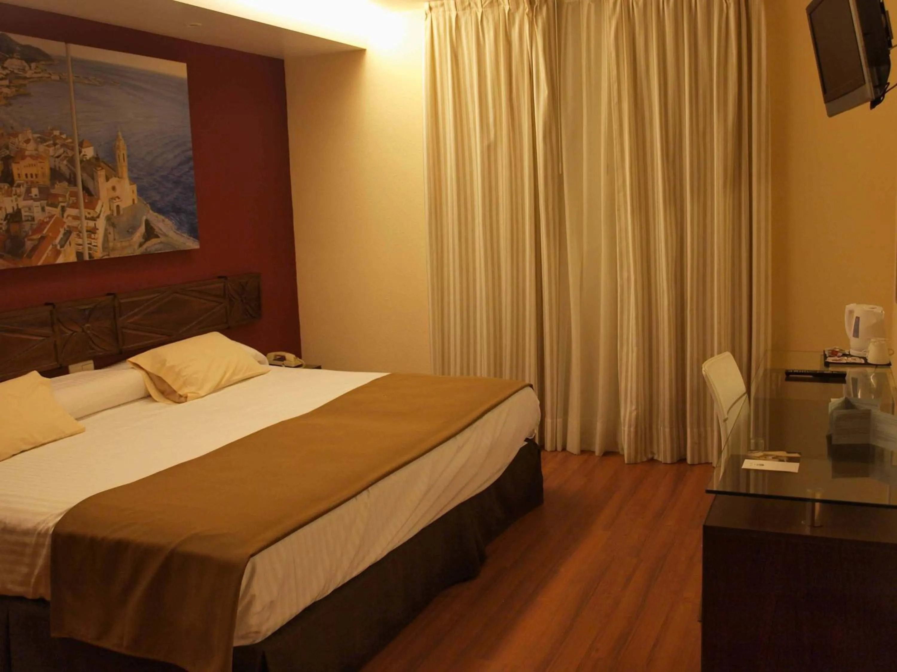 Photo of the whole room, Bed in Galeón