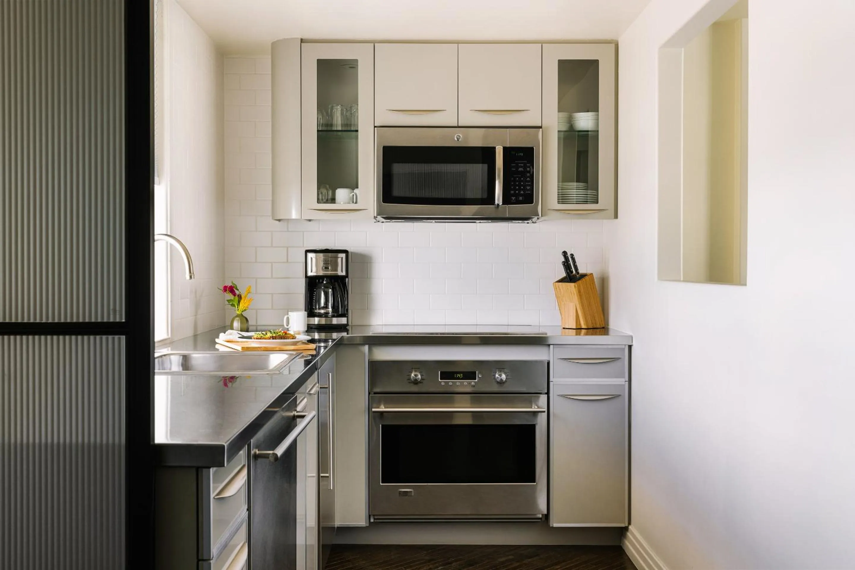 Kitchen or kitchenette in The Eden