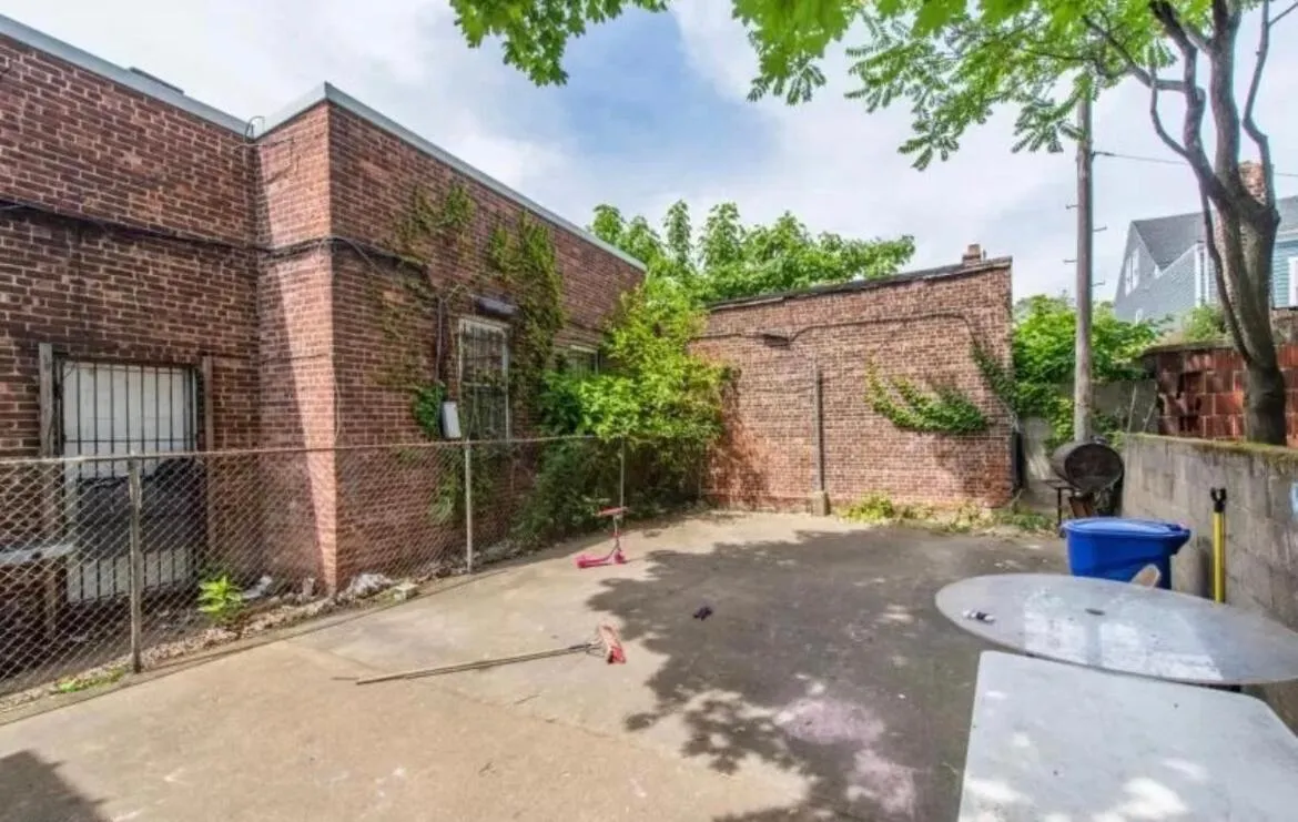 Property building in Modern Luxury Apartment near NYC