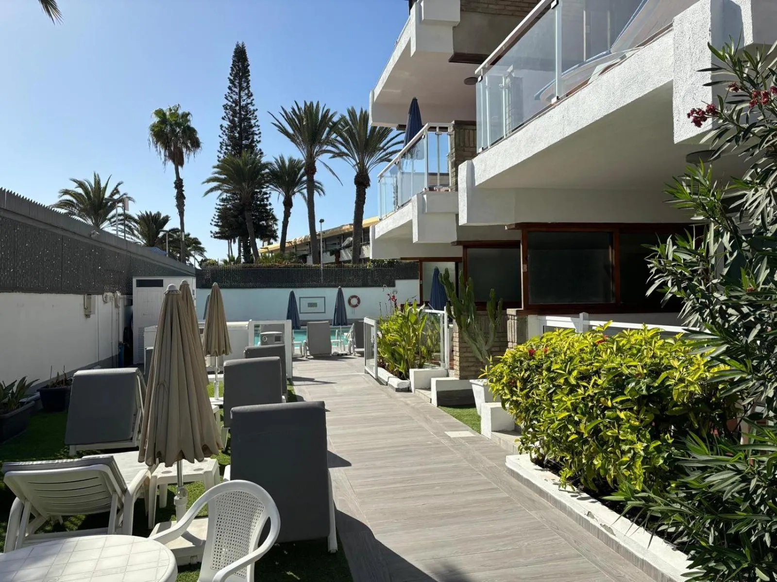 Day in Apartamentos El Paseo