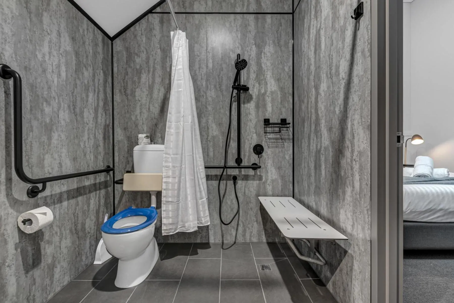 Shower in Gawler Arms Hotel