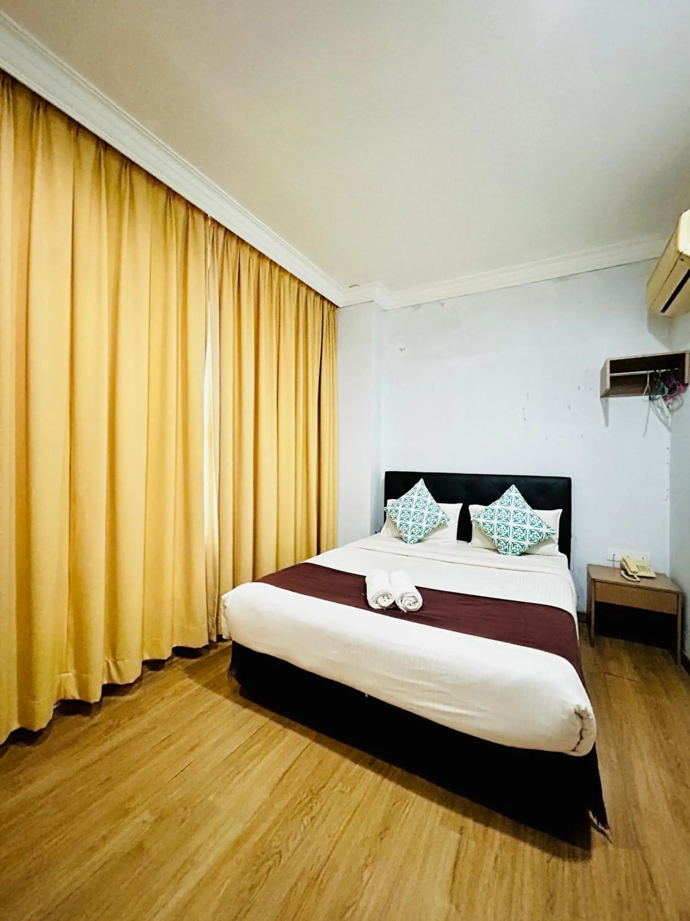 Deluxe Queen Room in CHARISMA HOTEL Deluxe Queen Room in CHARISMA HOTEL