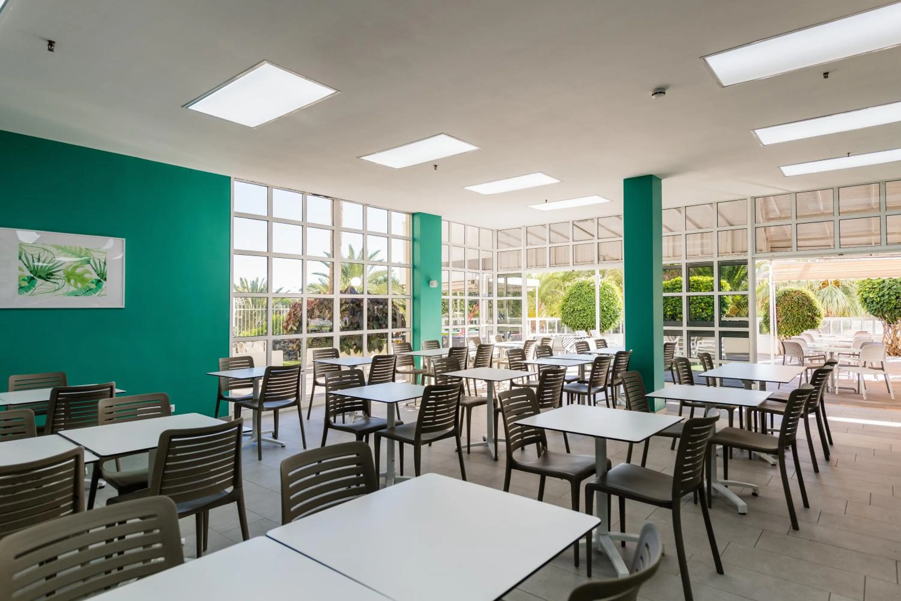 Buffet breakfast in Hotel New Folías