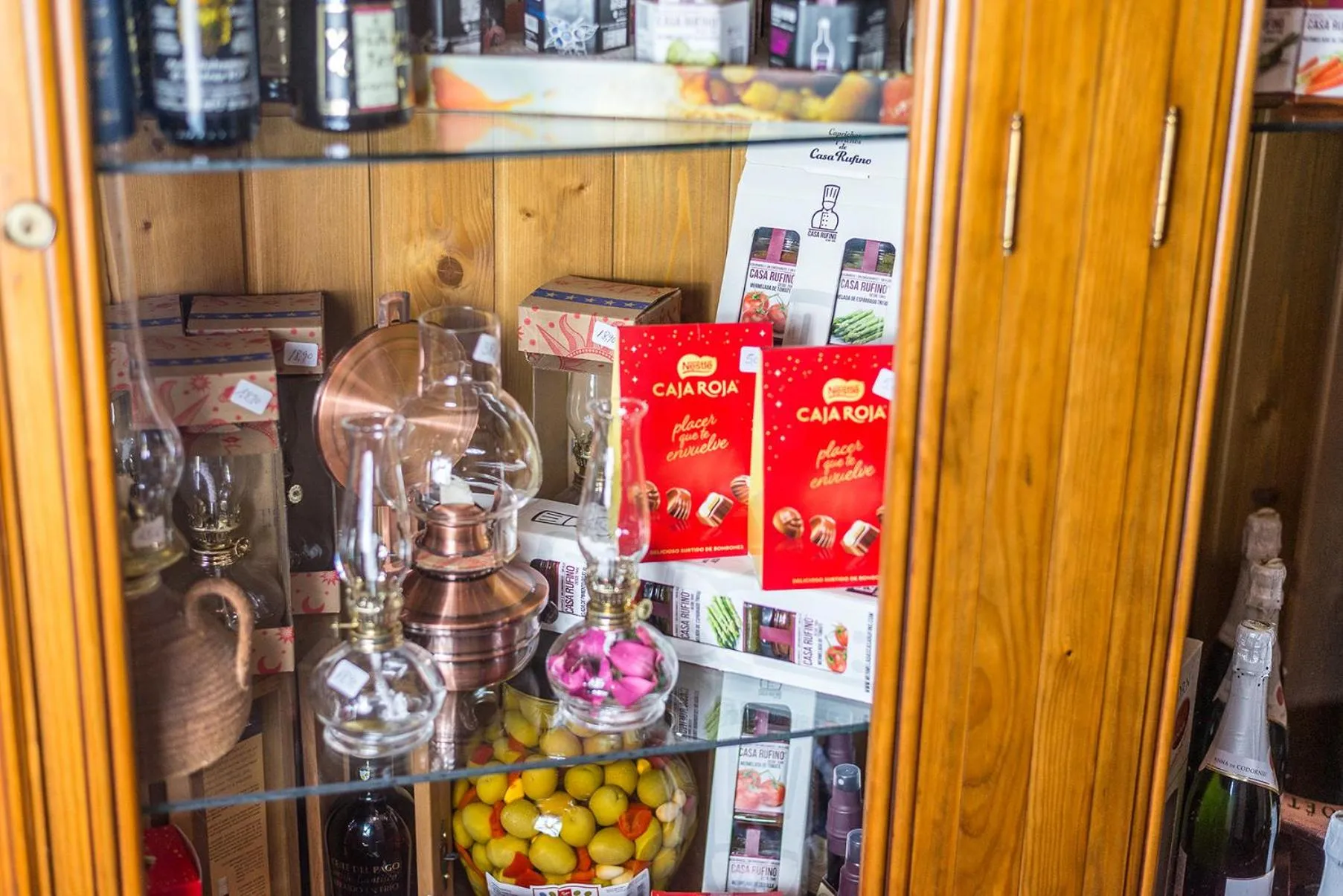 On-site shops in Cortijo De Tajar