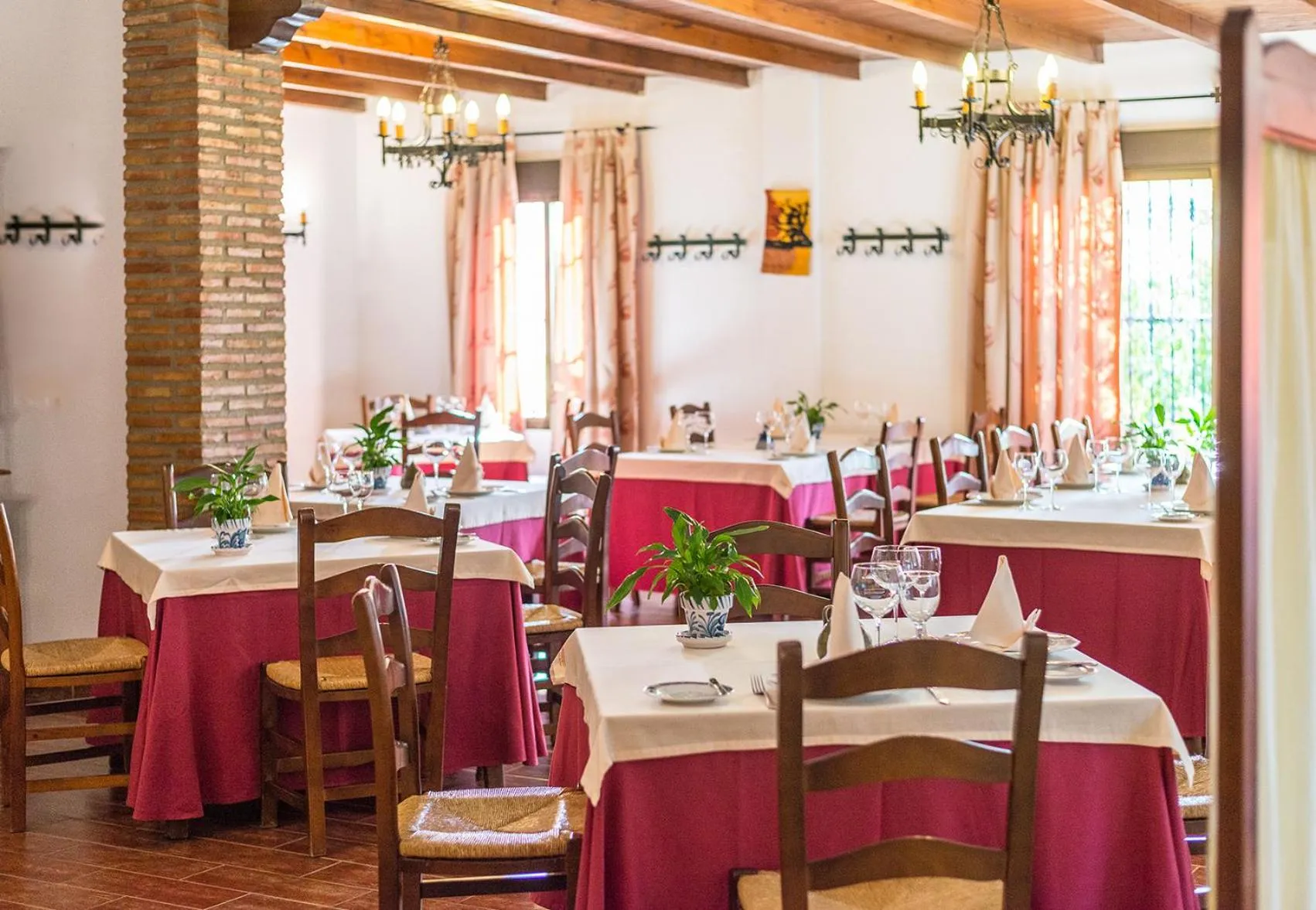 Restaurant/places to eat in Cortijo De Tajar
