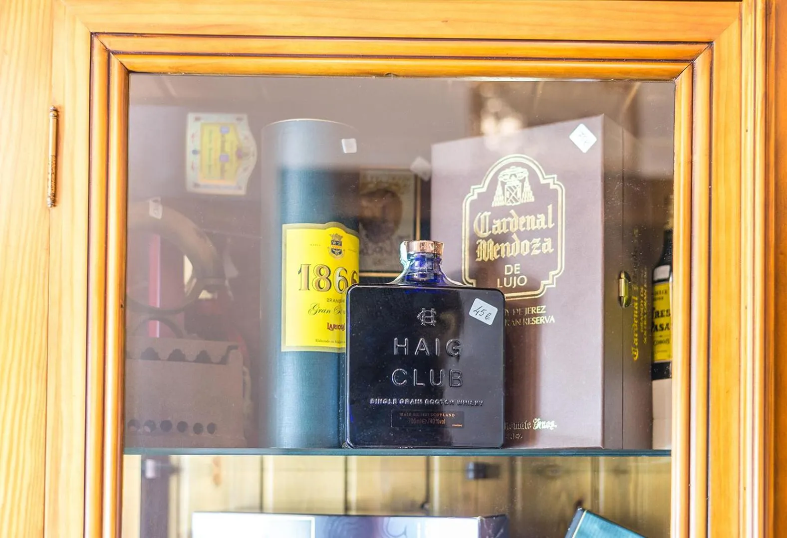 On-site shops in Cortijo De Tajar