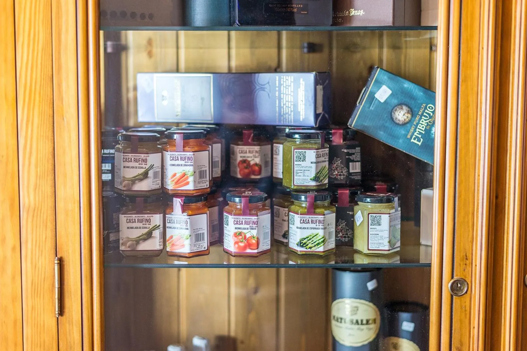 On-site shops in Cortijo De Tajar