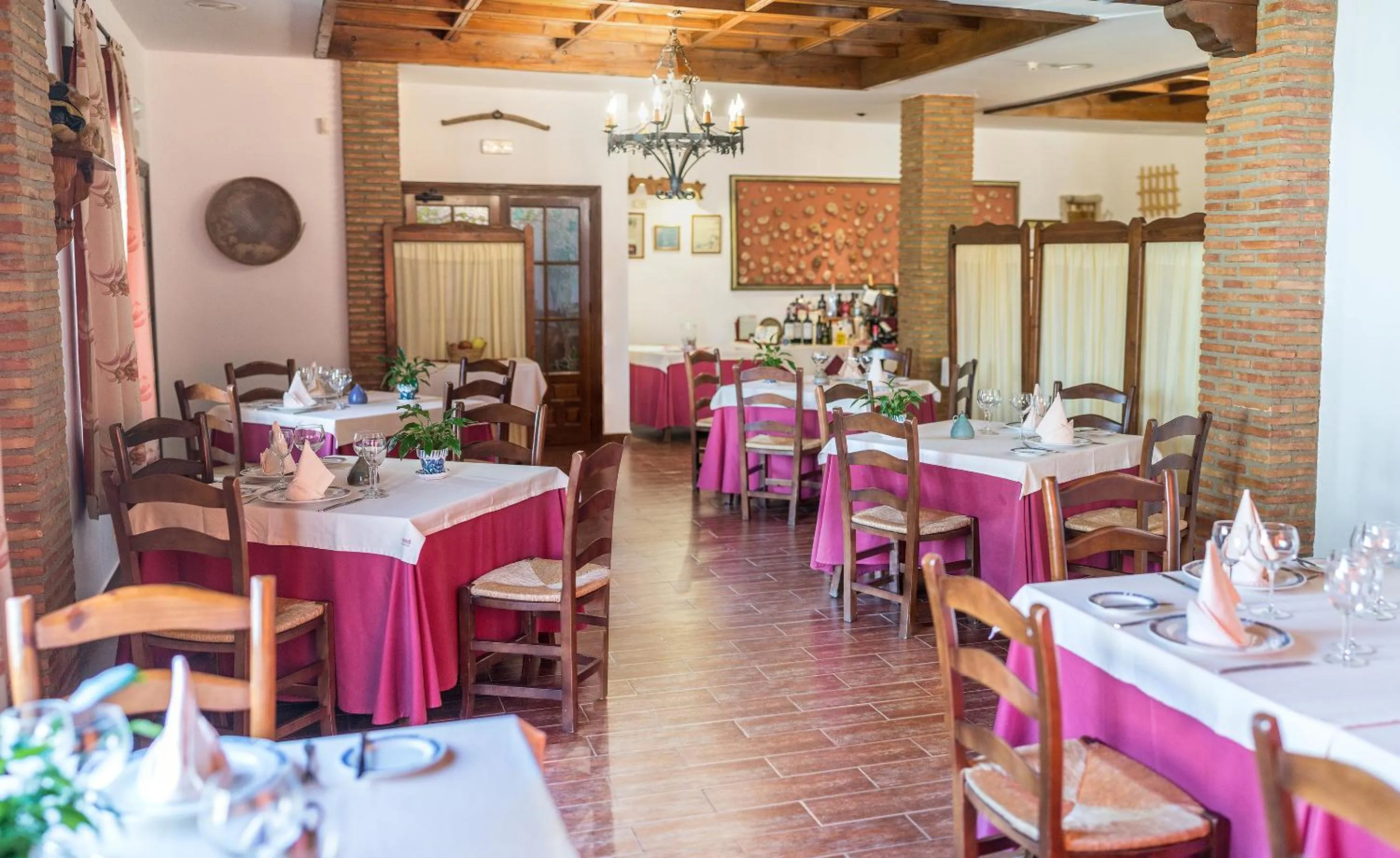 Restaurant/places to eat in Cortijo De Tajar