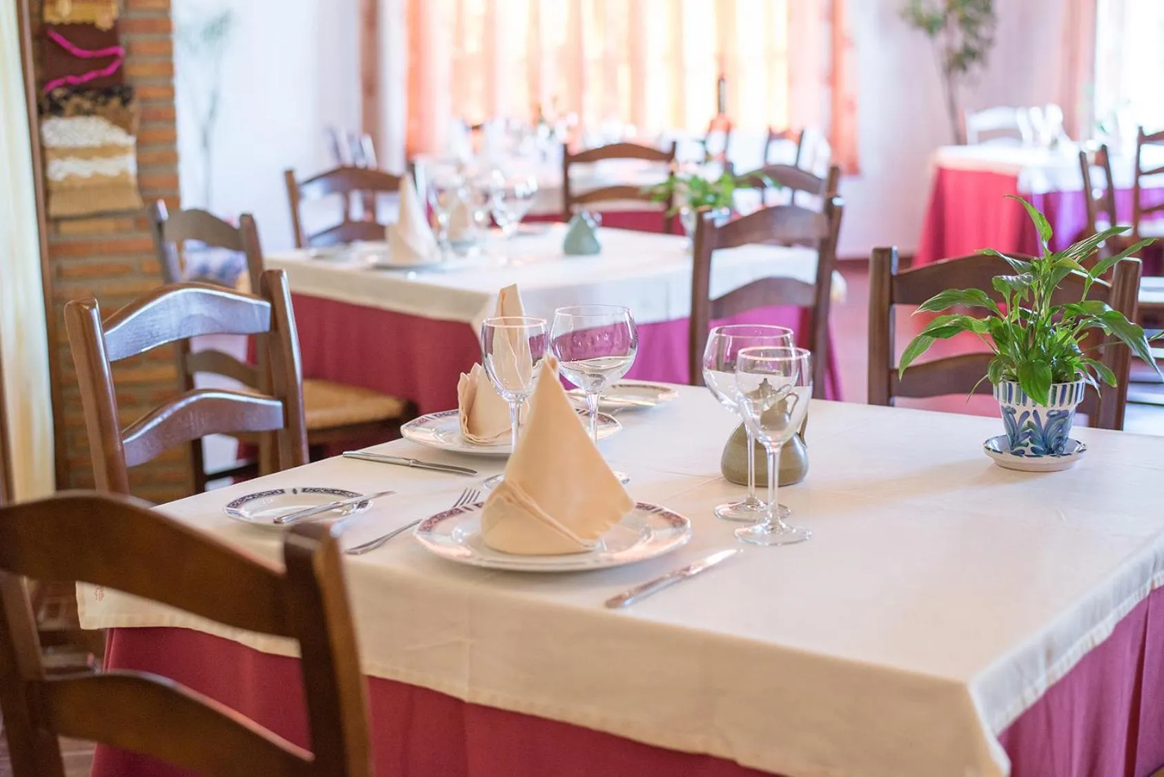 Restaurant/places to eat in Cortijo De Tajar