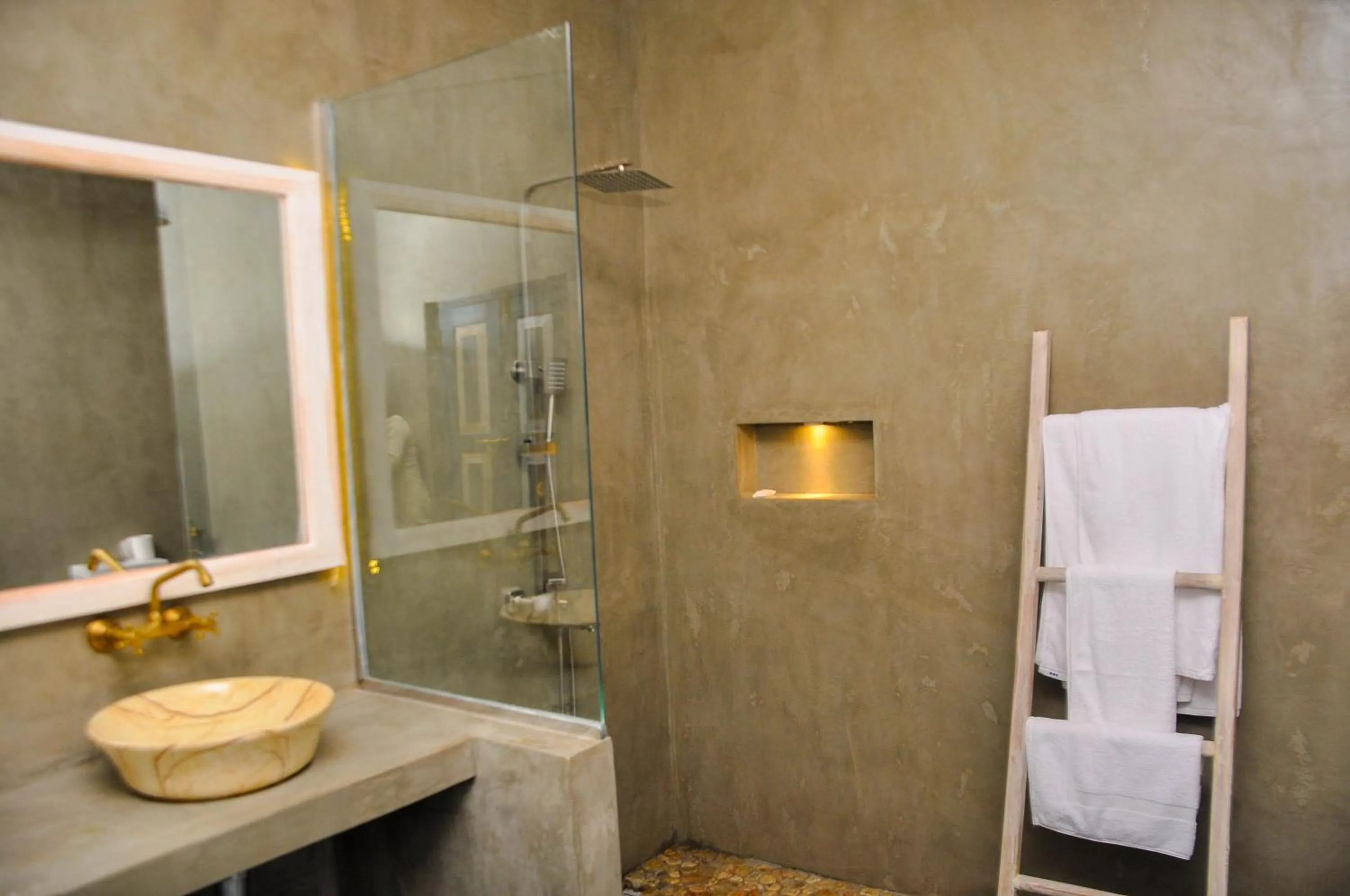 Bathroom in Ivy Cottage Ahangama