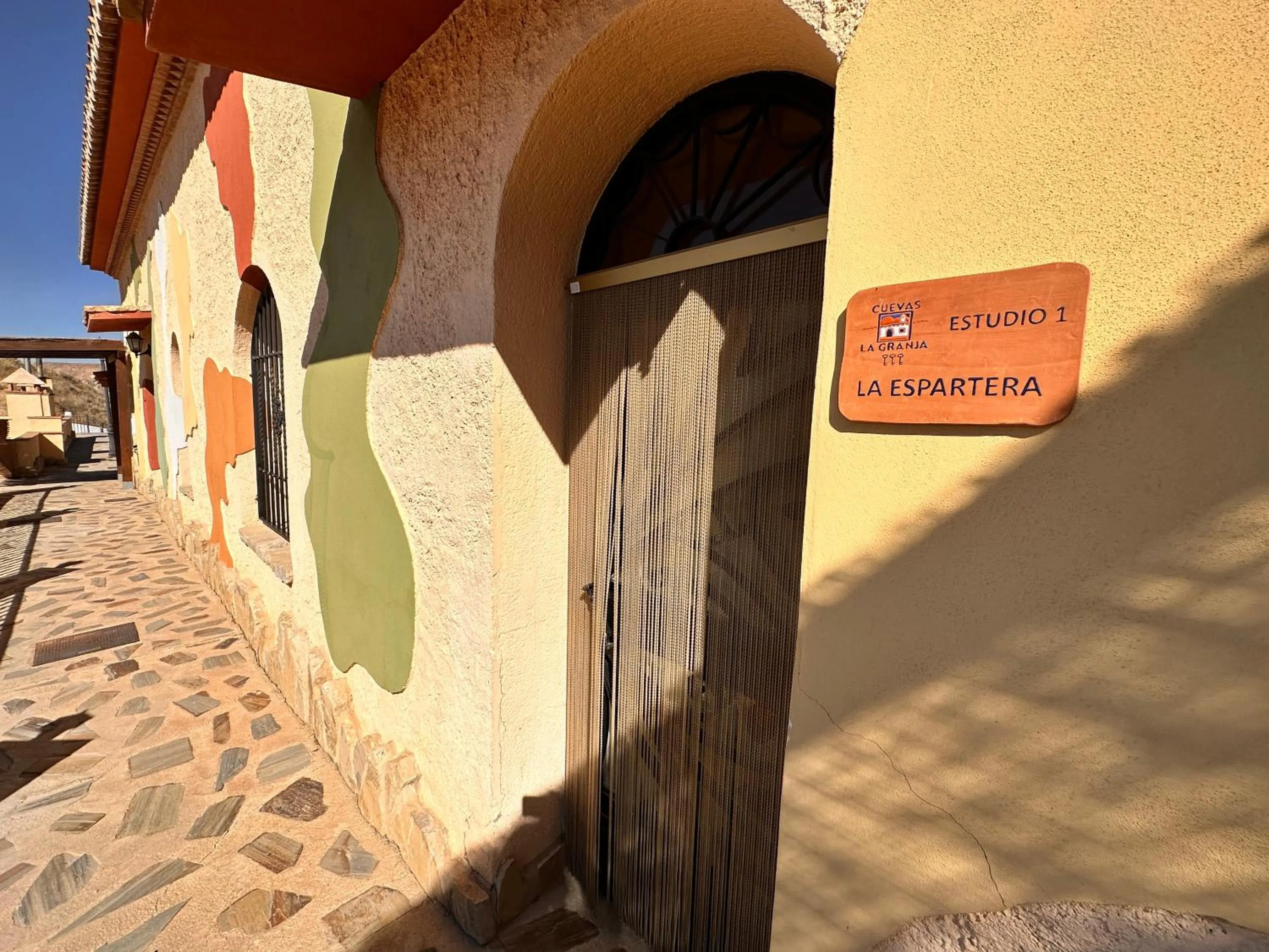 Logo/Certificate/Sign in Cuevas La Granja
