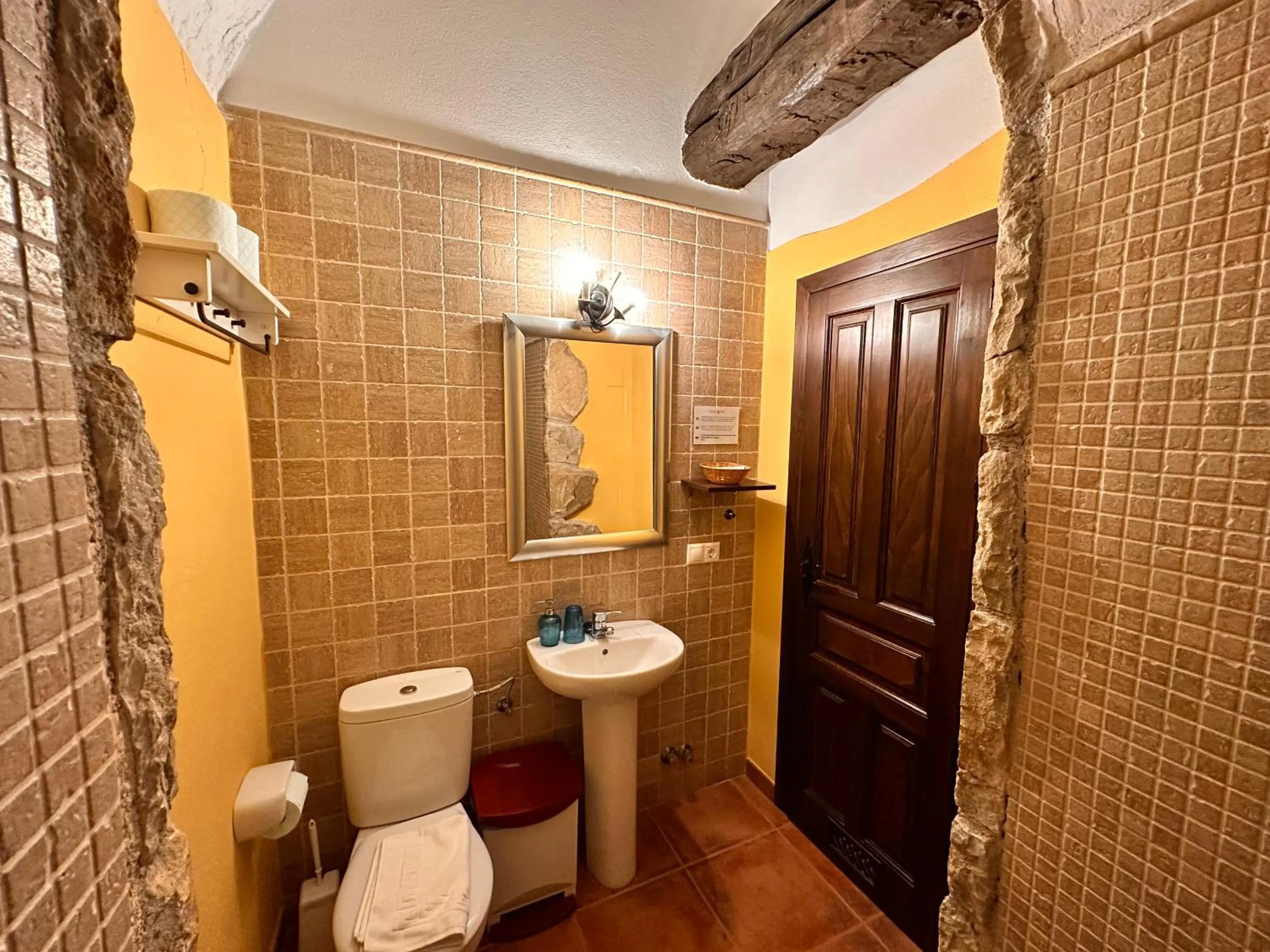 Shower in Cuevas La Granja