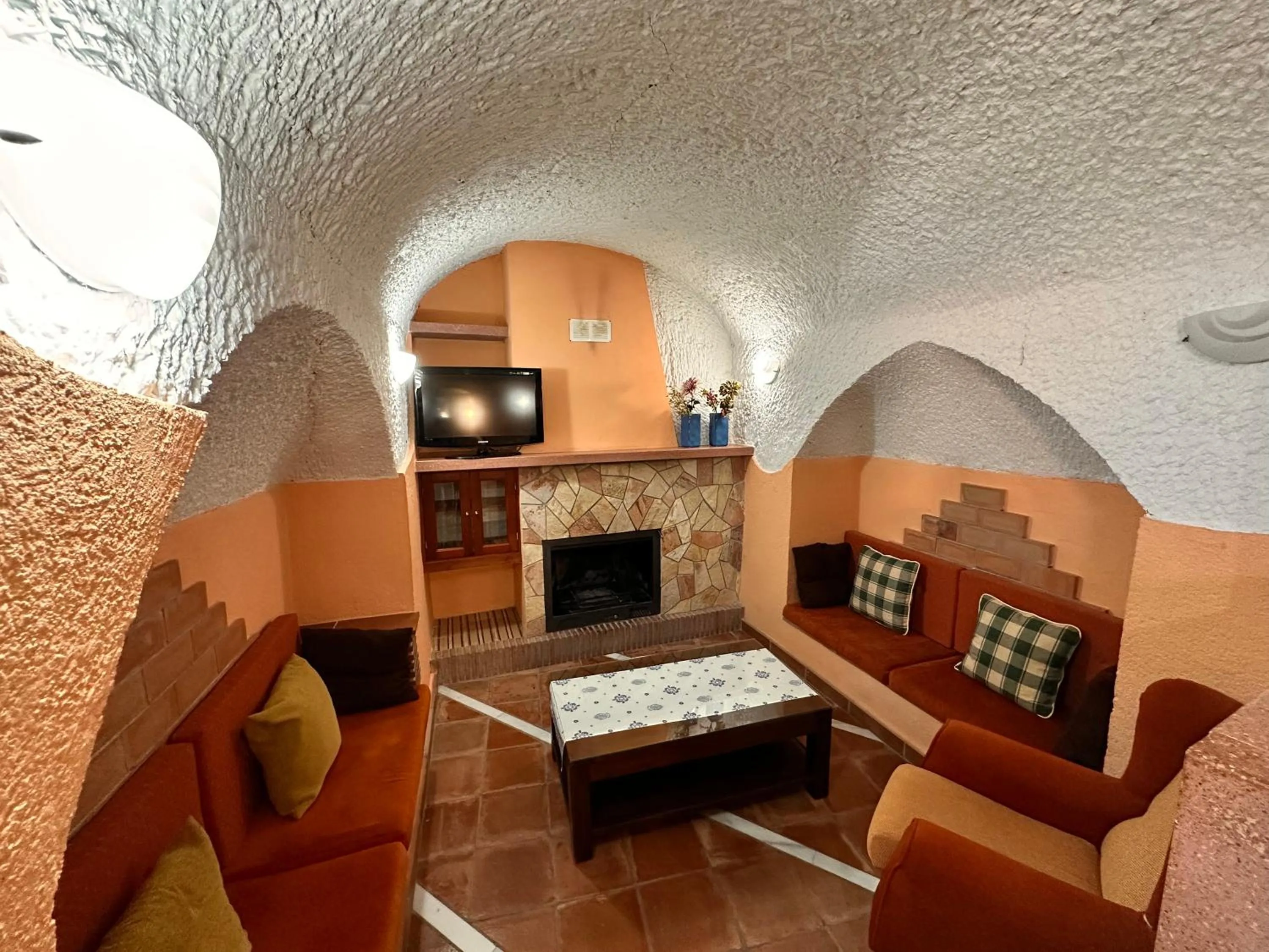 TV and multimedia in Cuevas La Granja