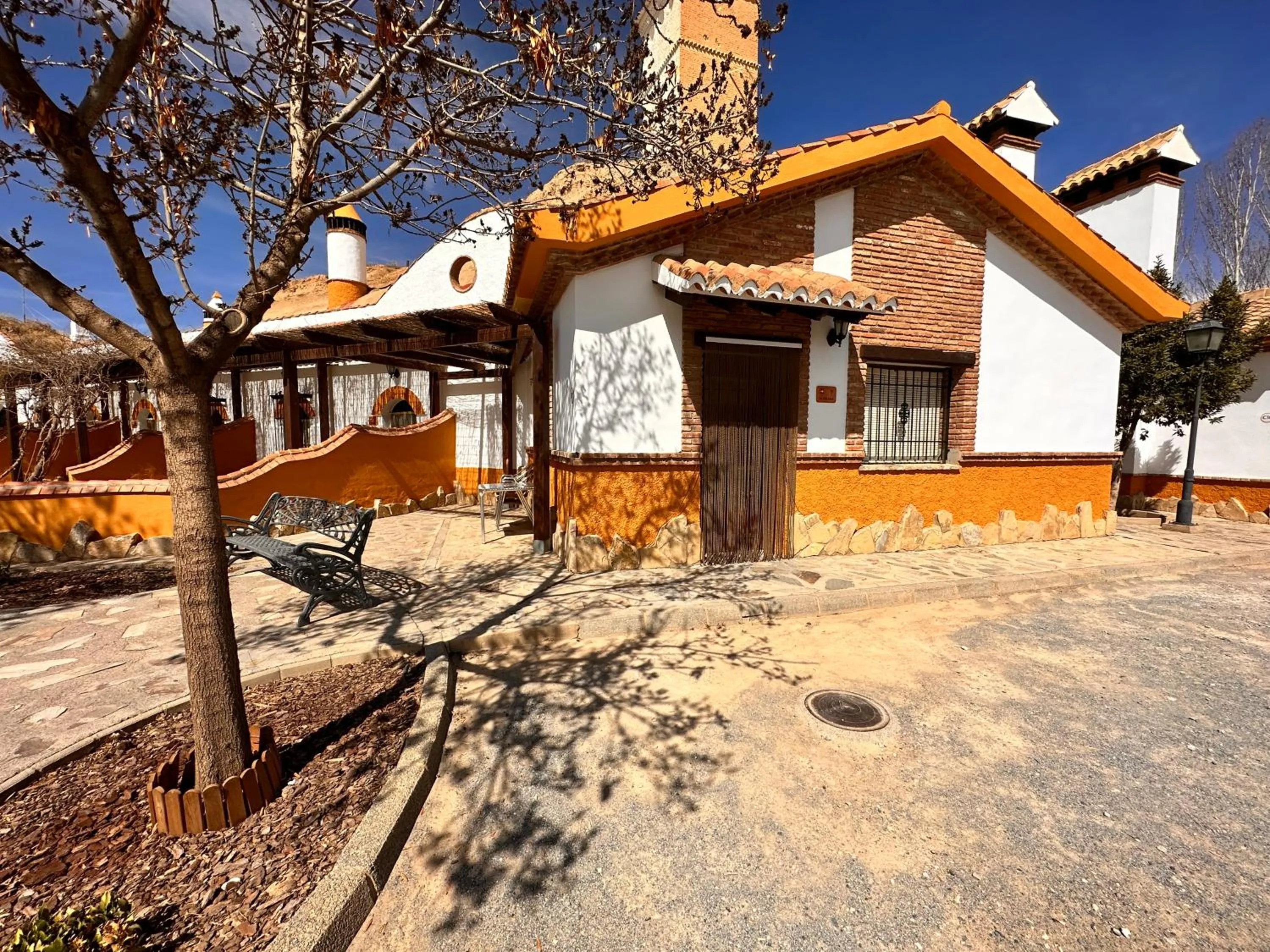 Facade/entrance in Cuevas La Granja