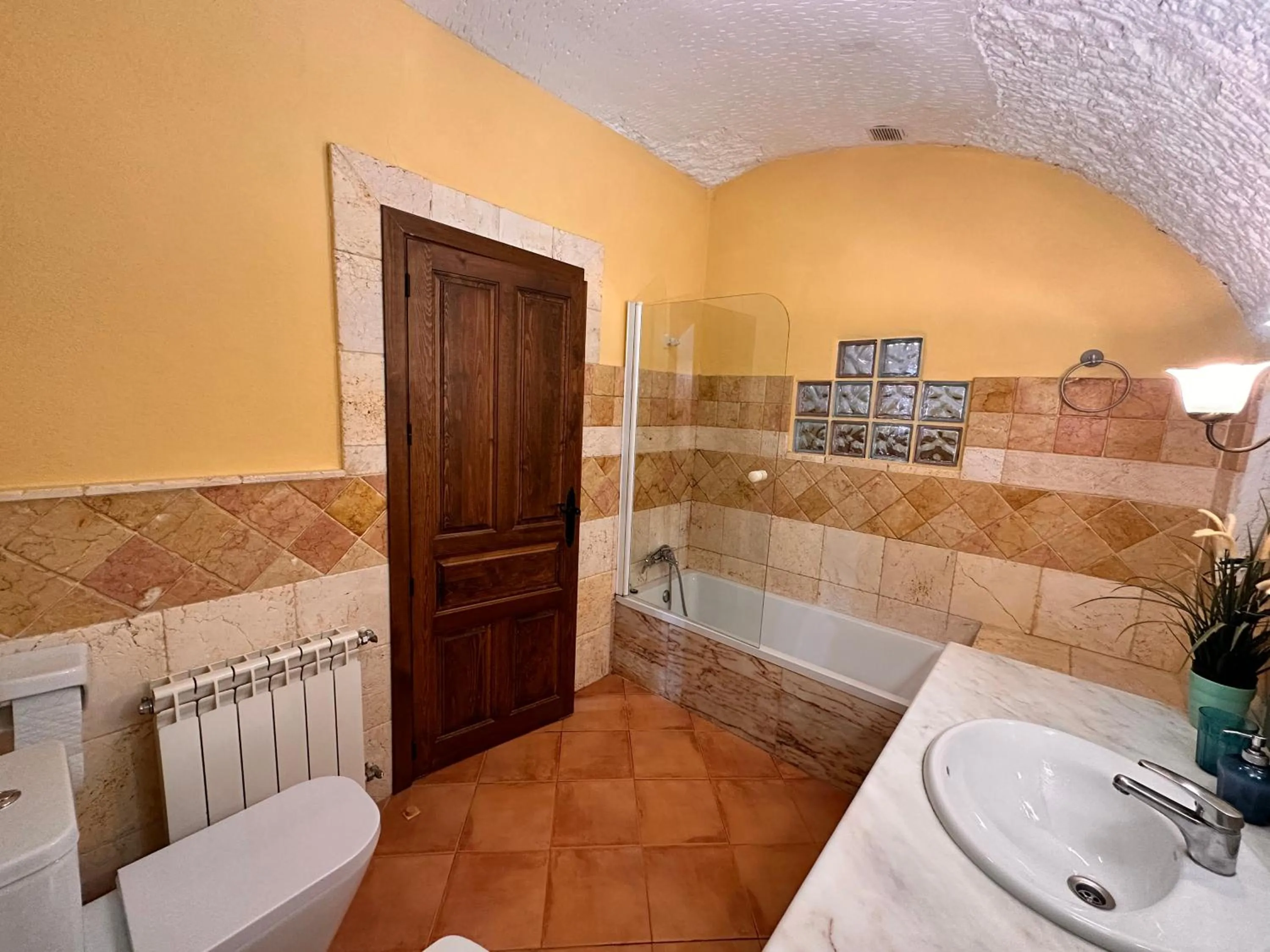 Bathroom in Cuevas La Granja