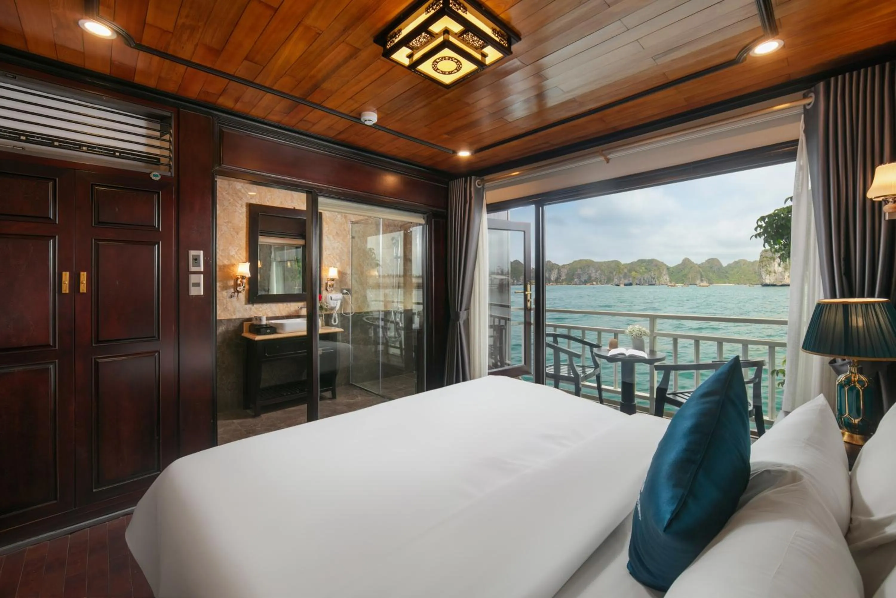 Balcony/Terrace, Bed in Arcady Boutique Cruise