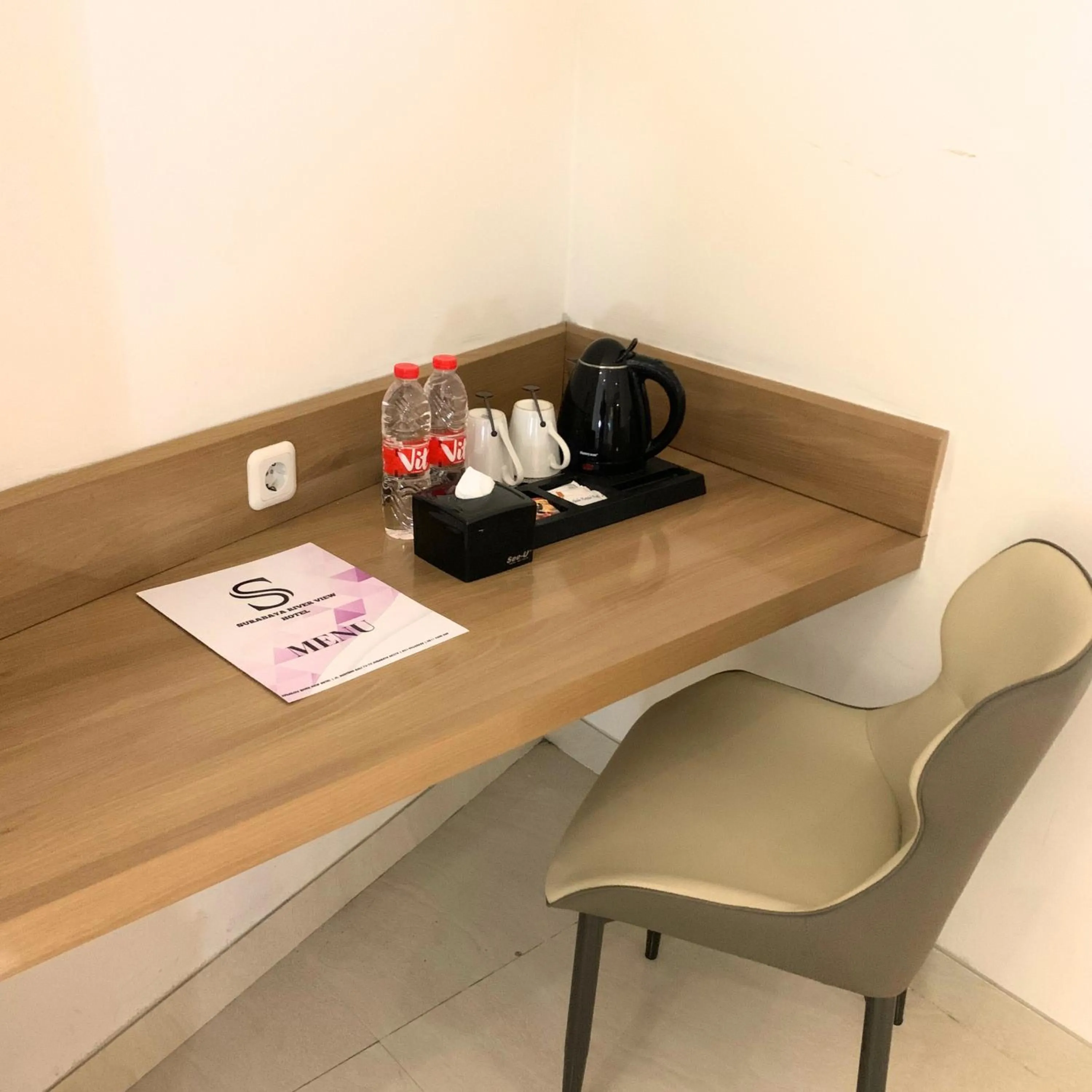 Coffee/tea facilities in Surabaya River View Hotel