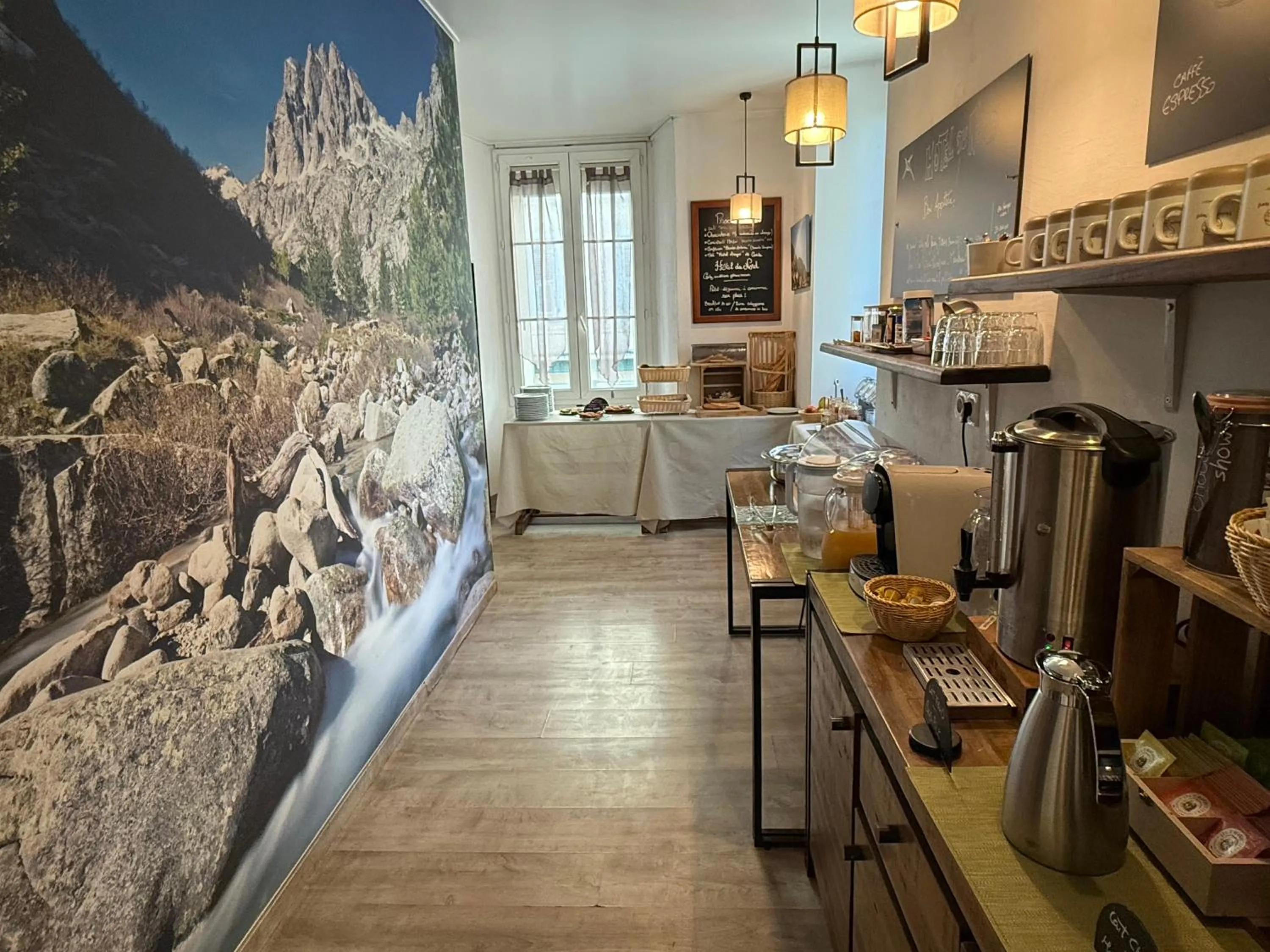 Breakfast in Hôtel du Nord