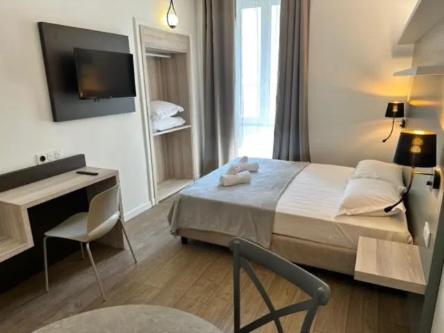 Bed in Hôtel du Nord