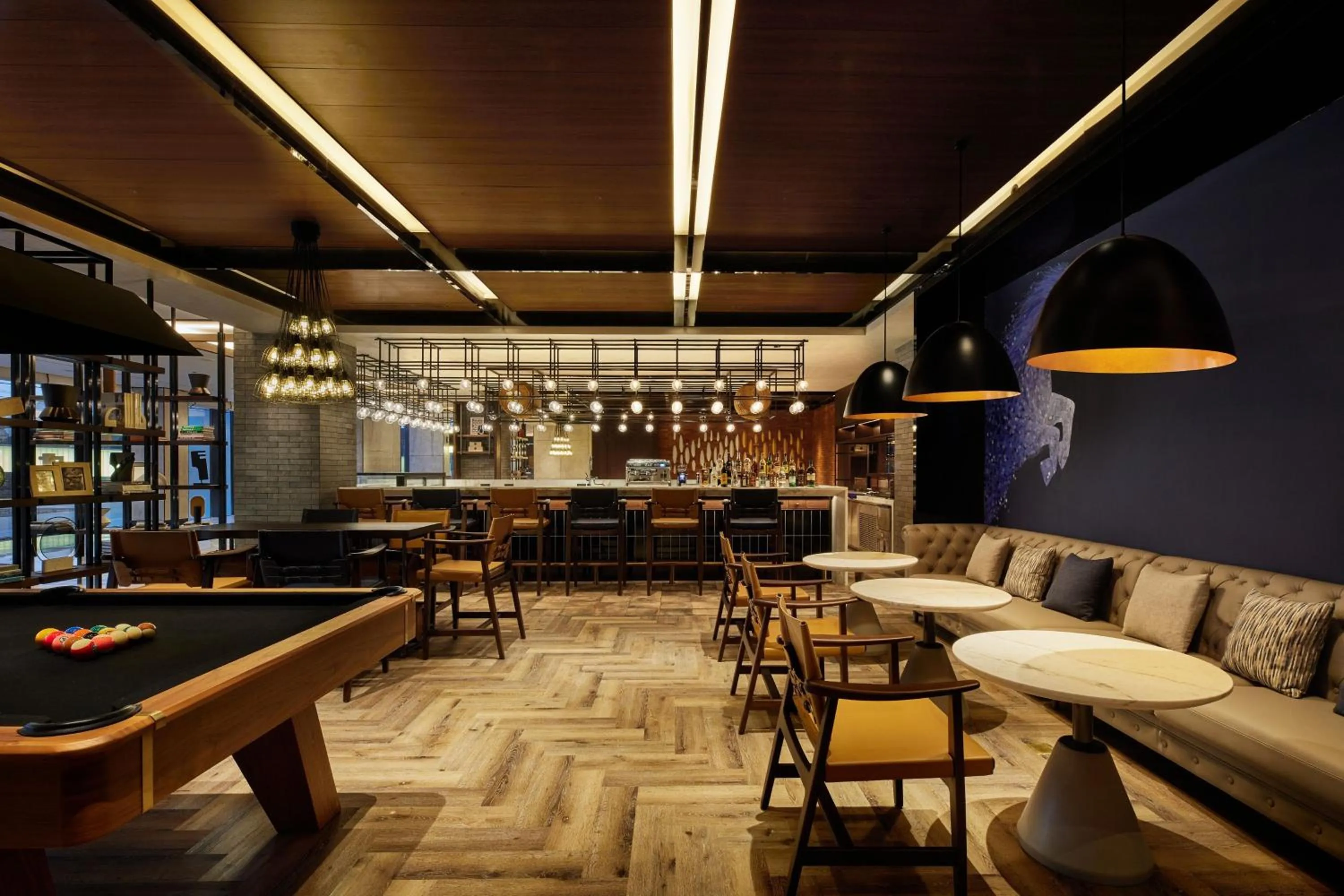 Lounge or bar in Four Points by Sheraton Yiyang