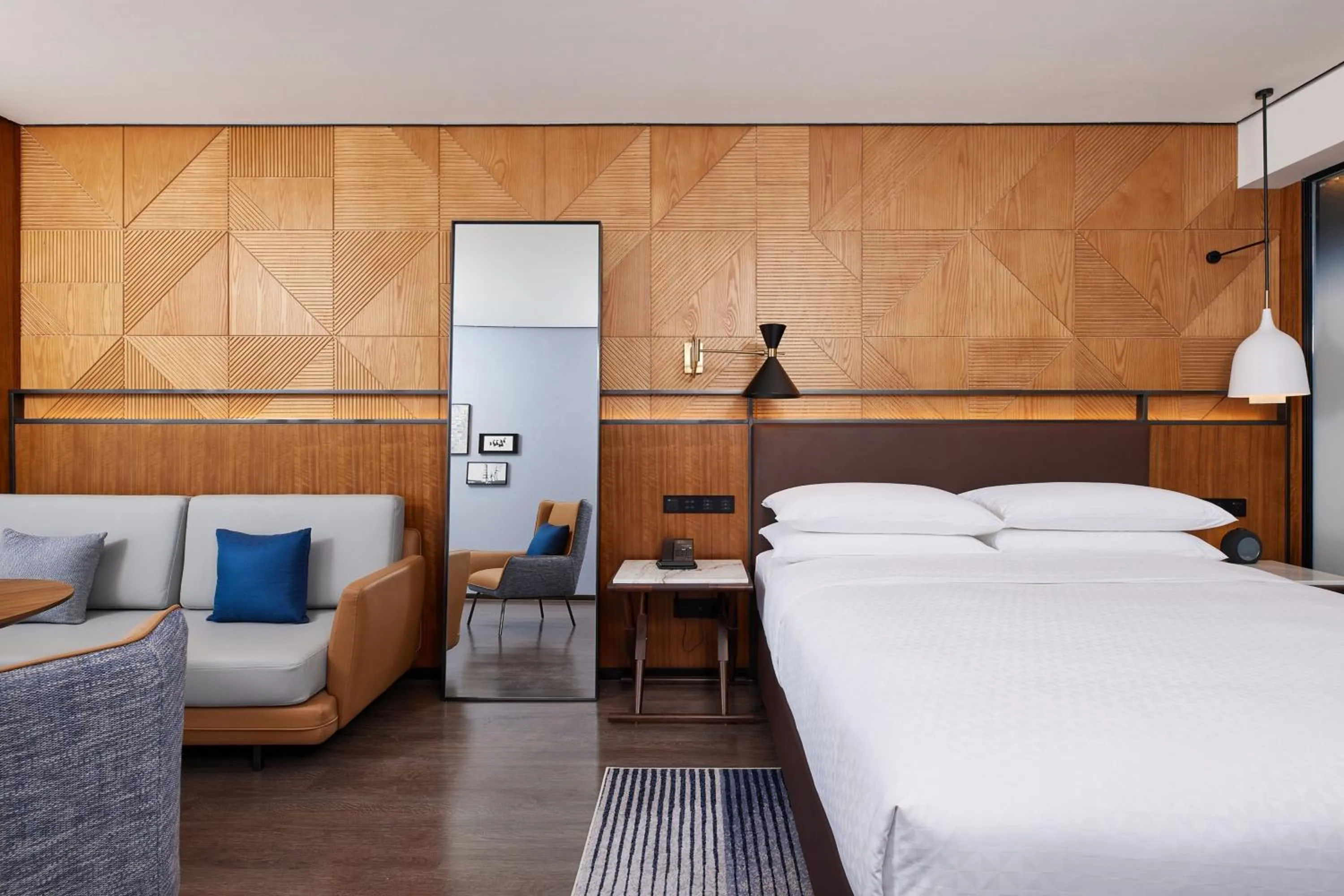 Photo of the whole room, Bed in Four Points by Sheraton Yiyang