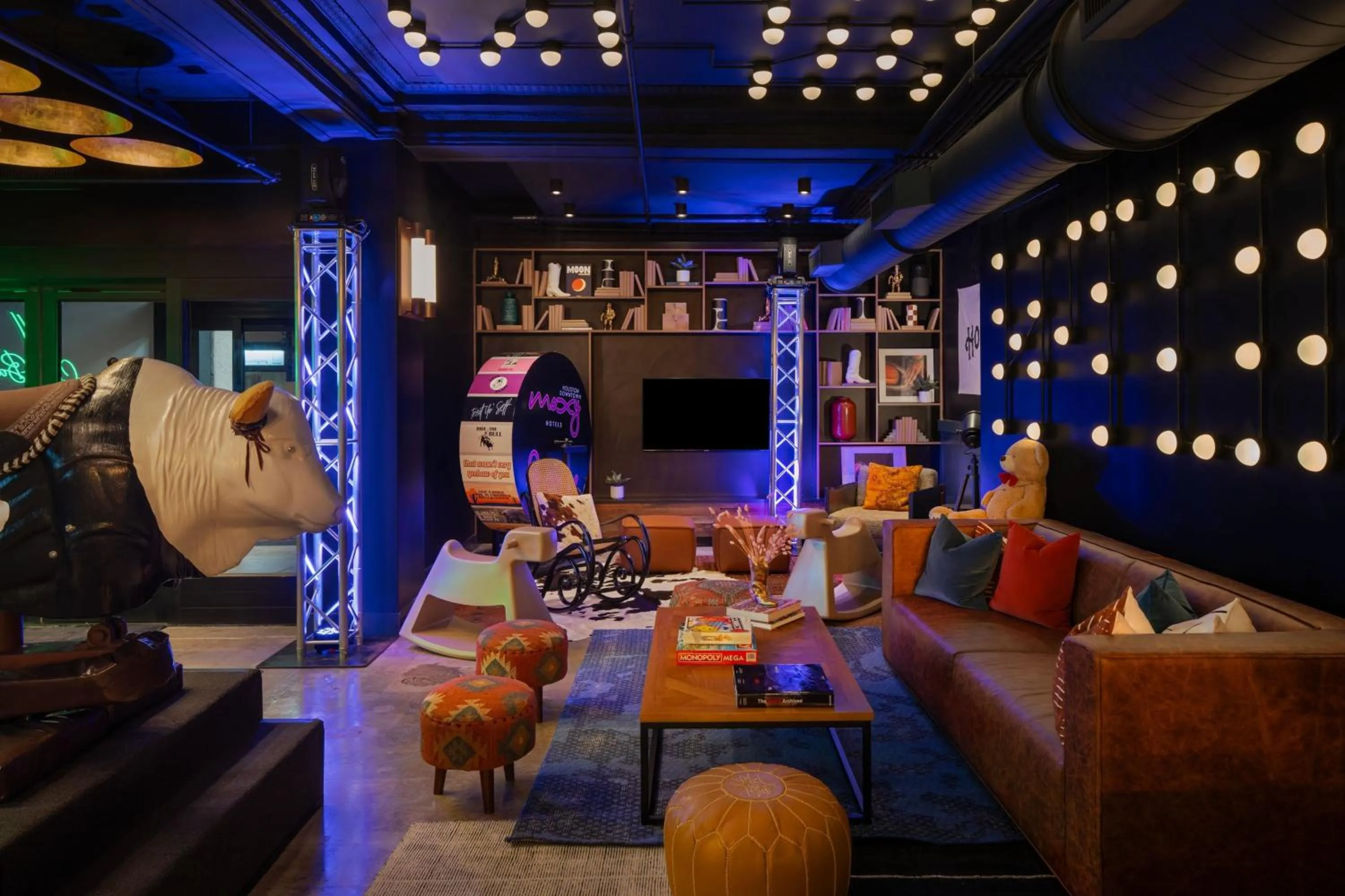 Lounge or bar in Moxy Houston Downtown