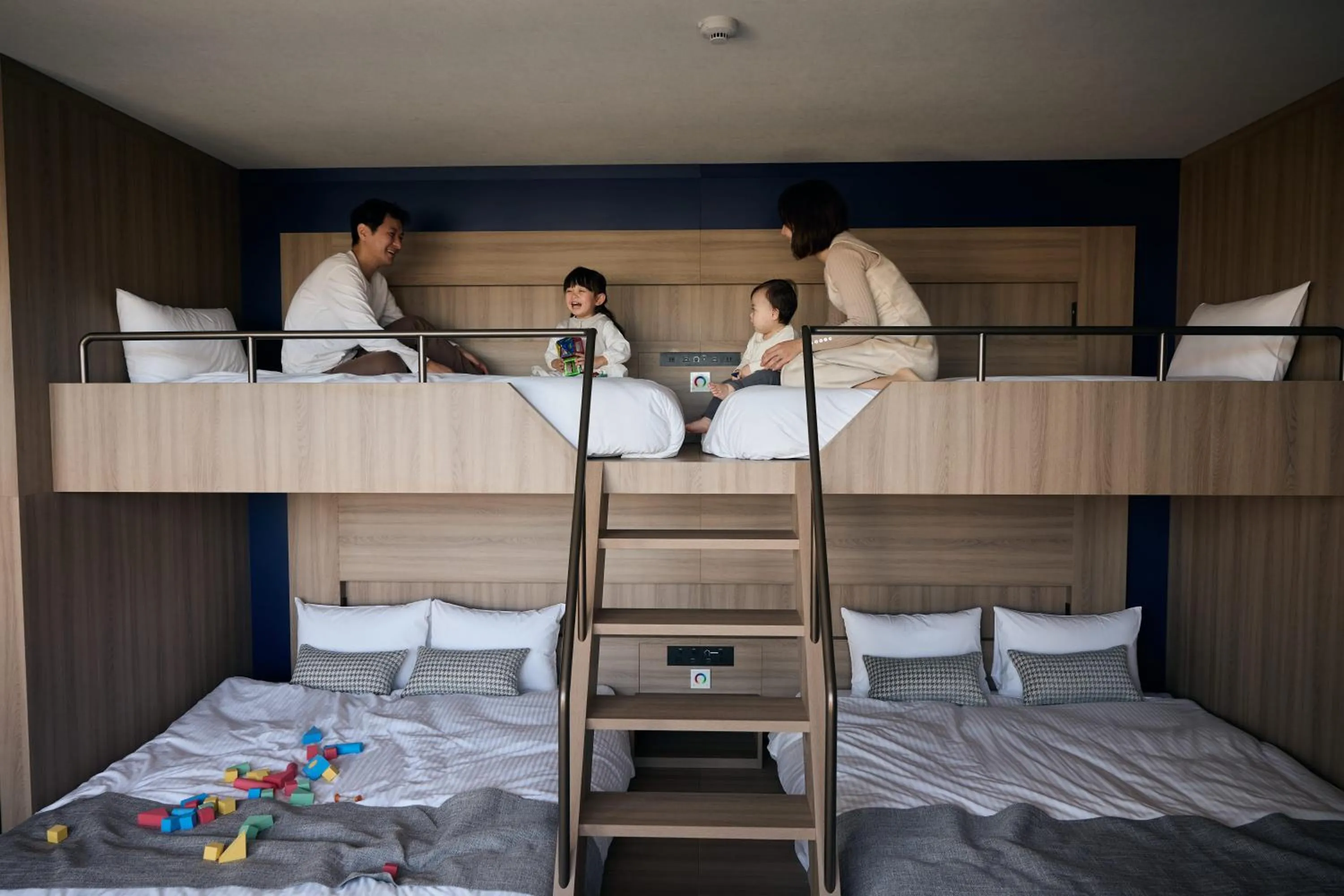 Family, Bed in fav TOKYO RYOGOKU