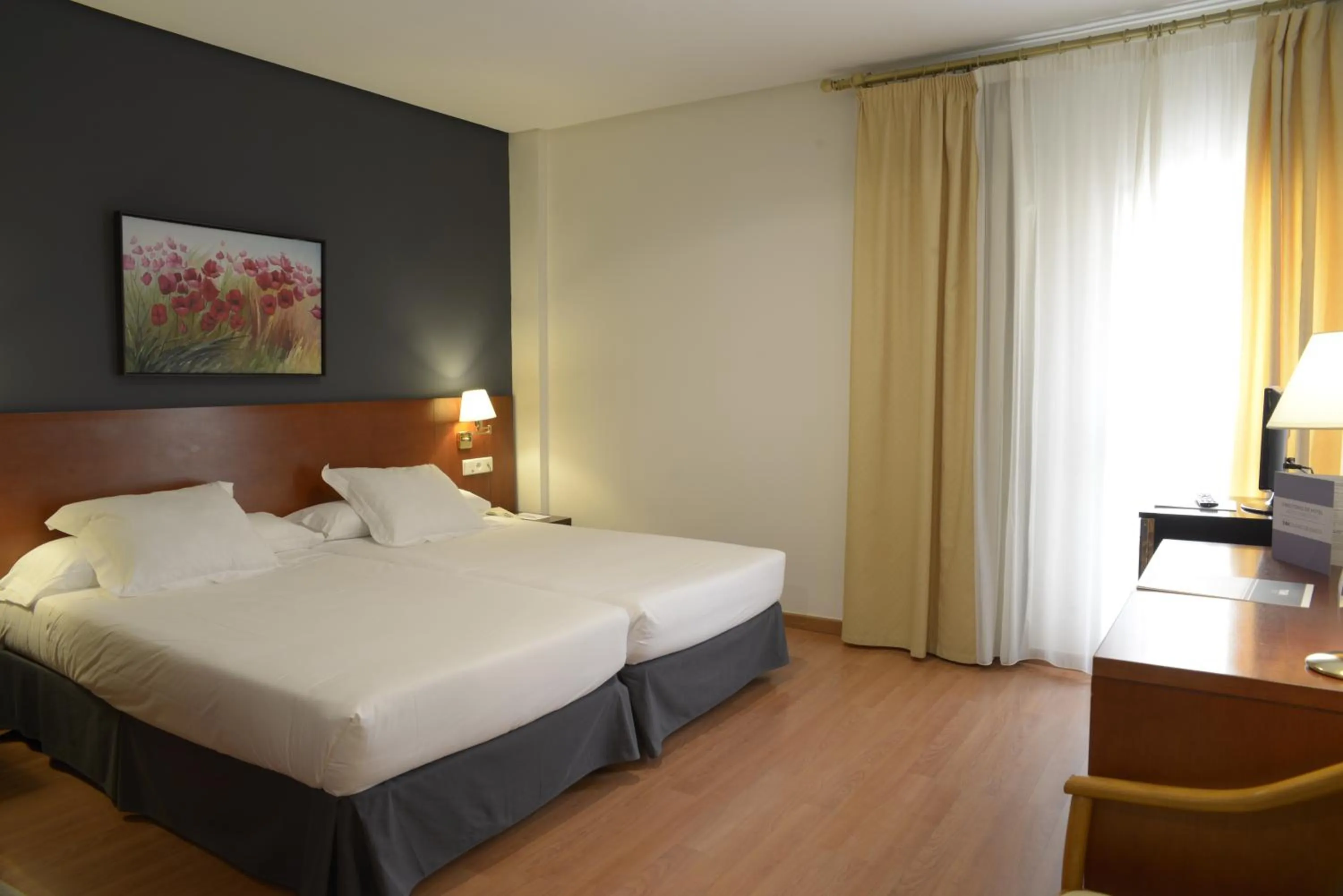 Photo of the whole room, Bed in TRH Ciudad de Baeza