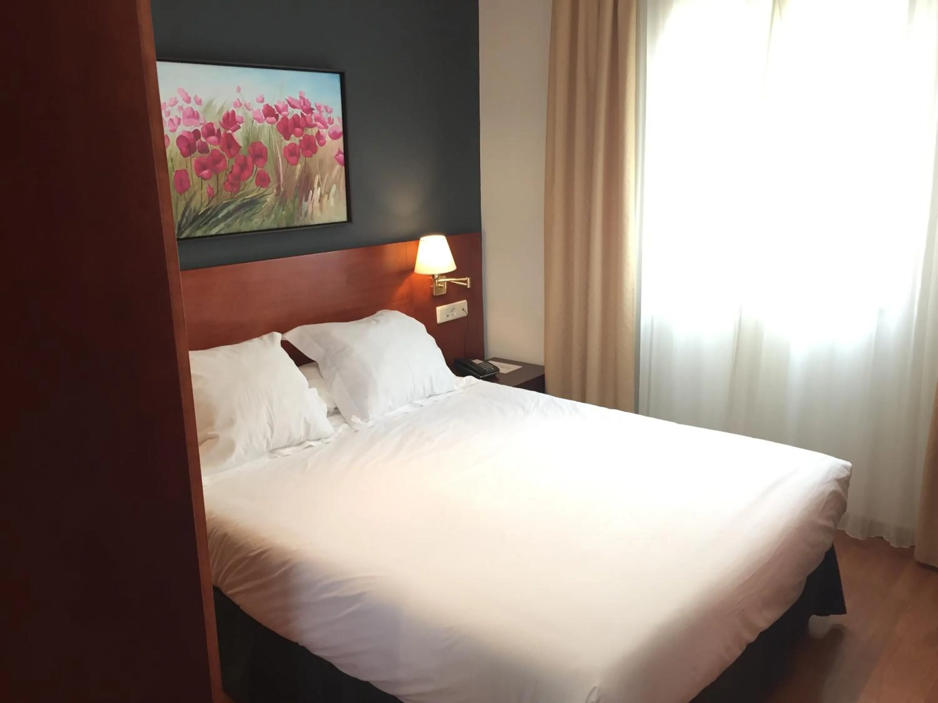 Photo of the whole room, Bed in TRH Ciudad de Baeza