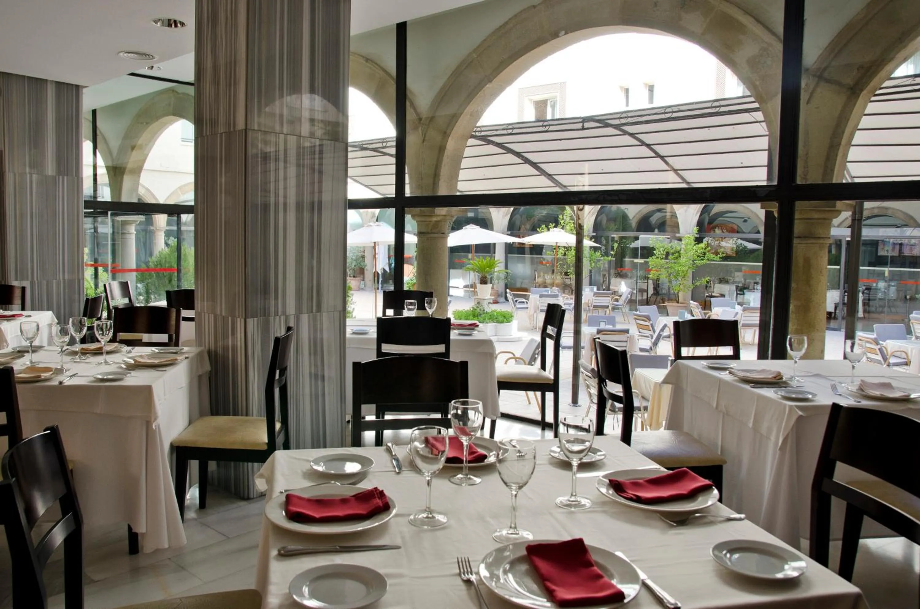 Restaurant/places to eat in TRH Ciudad de Baeza