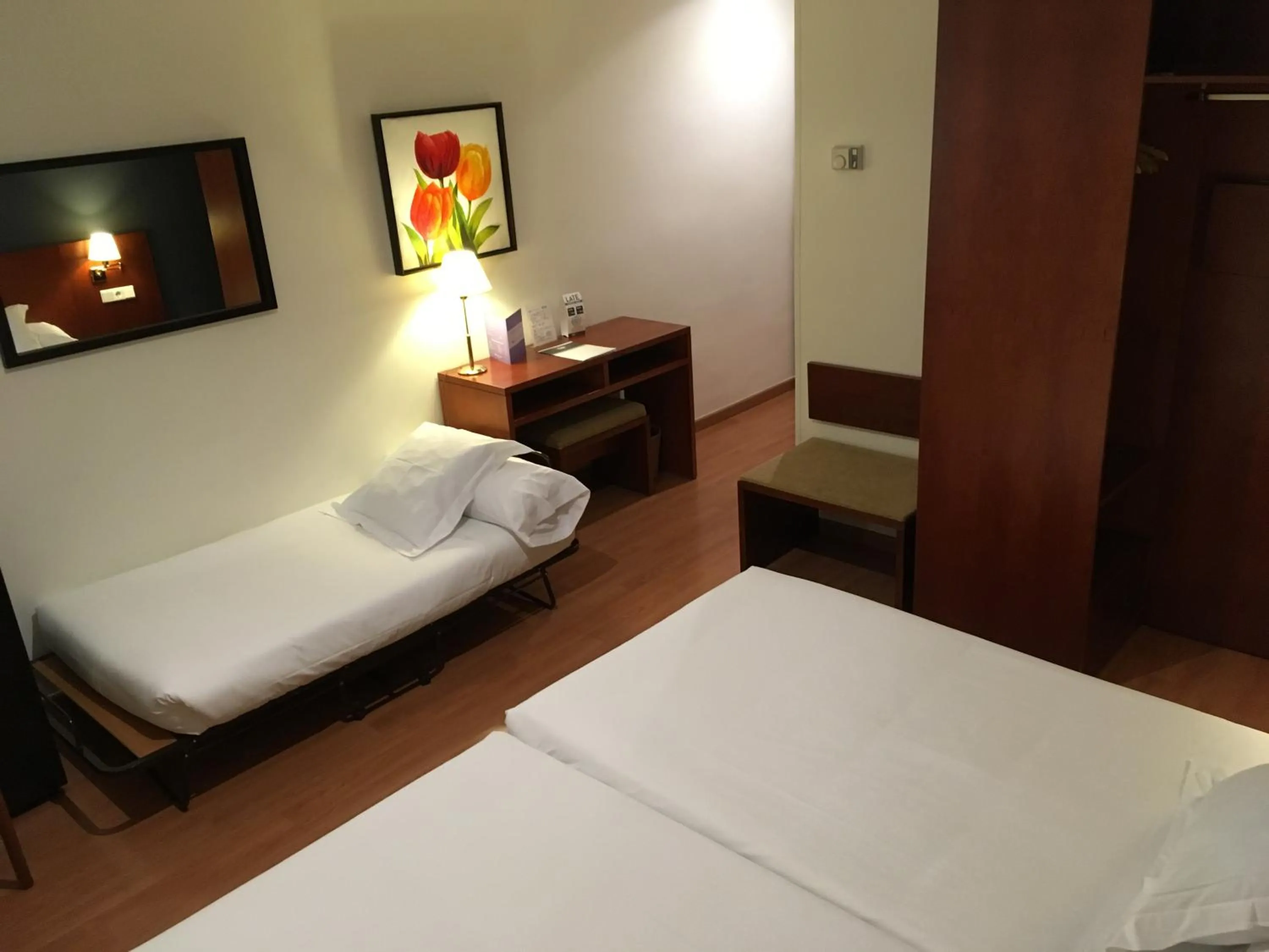 Photo of the whole room, Bed in TRH Ciudad de Baeza