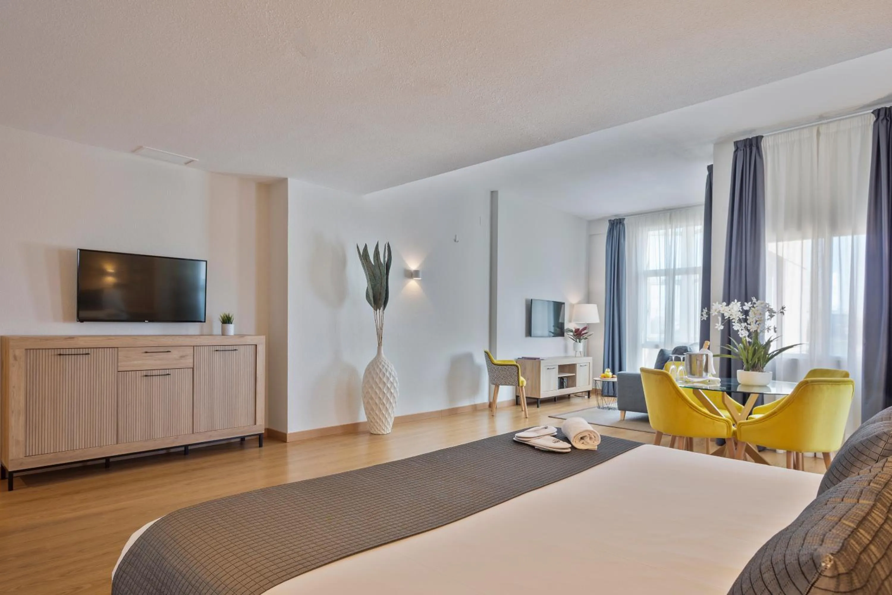 TV and multimedia, Bed in Hotel TRH La Motilla