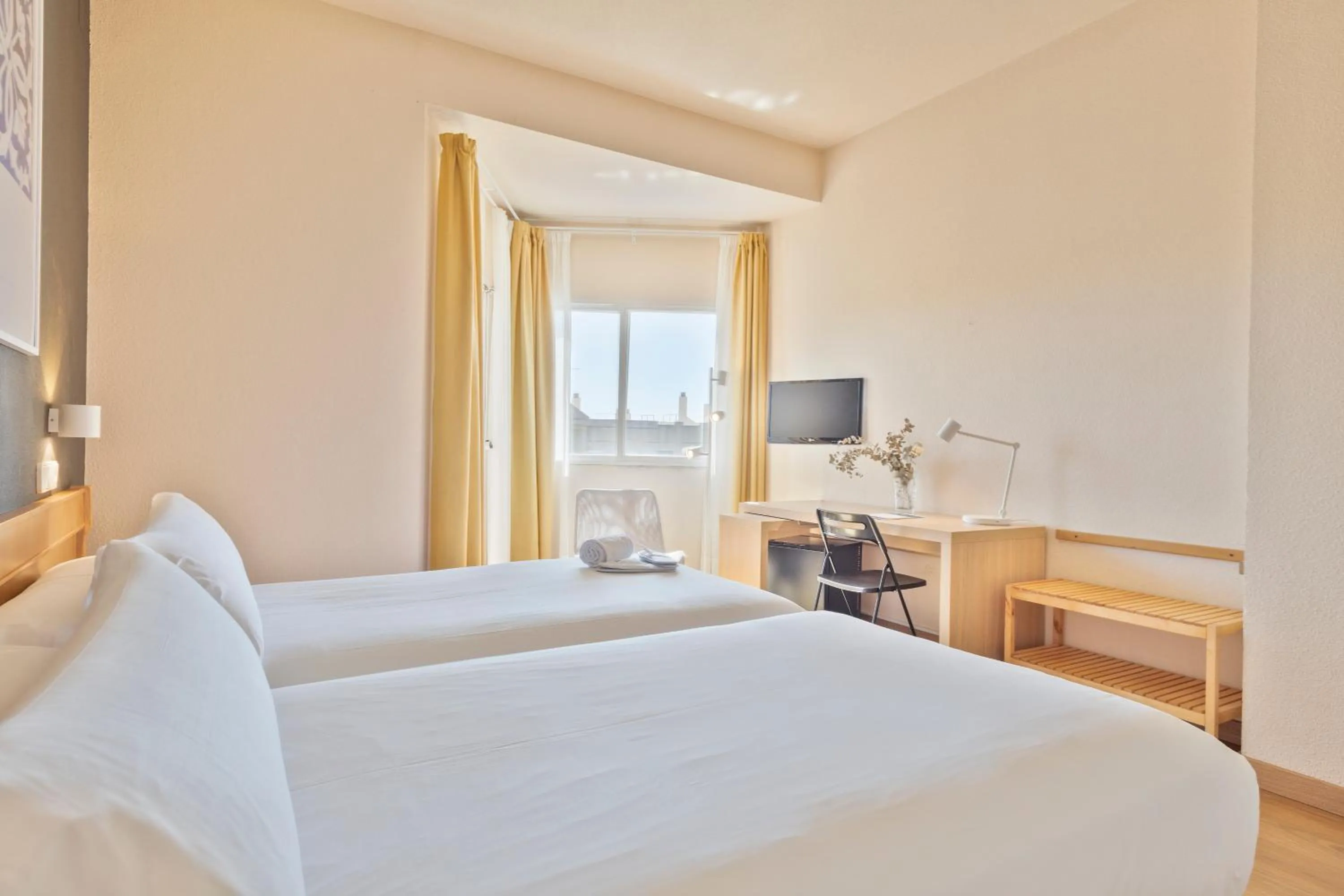 Photo of the whole room, Bed in Hotel TRH La Motilla