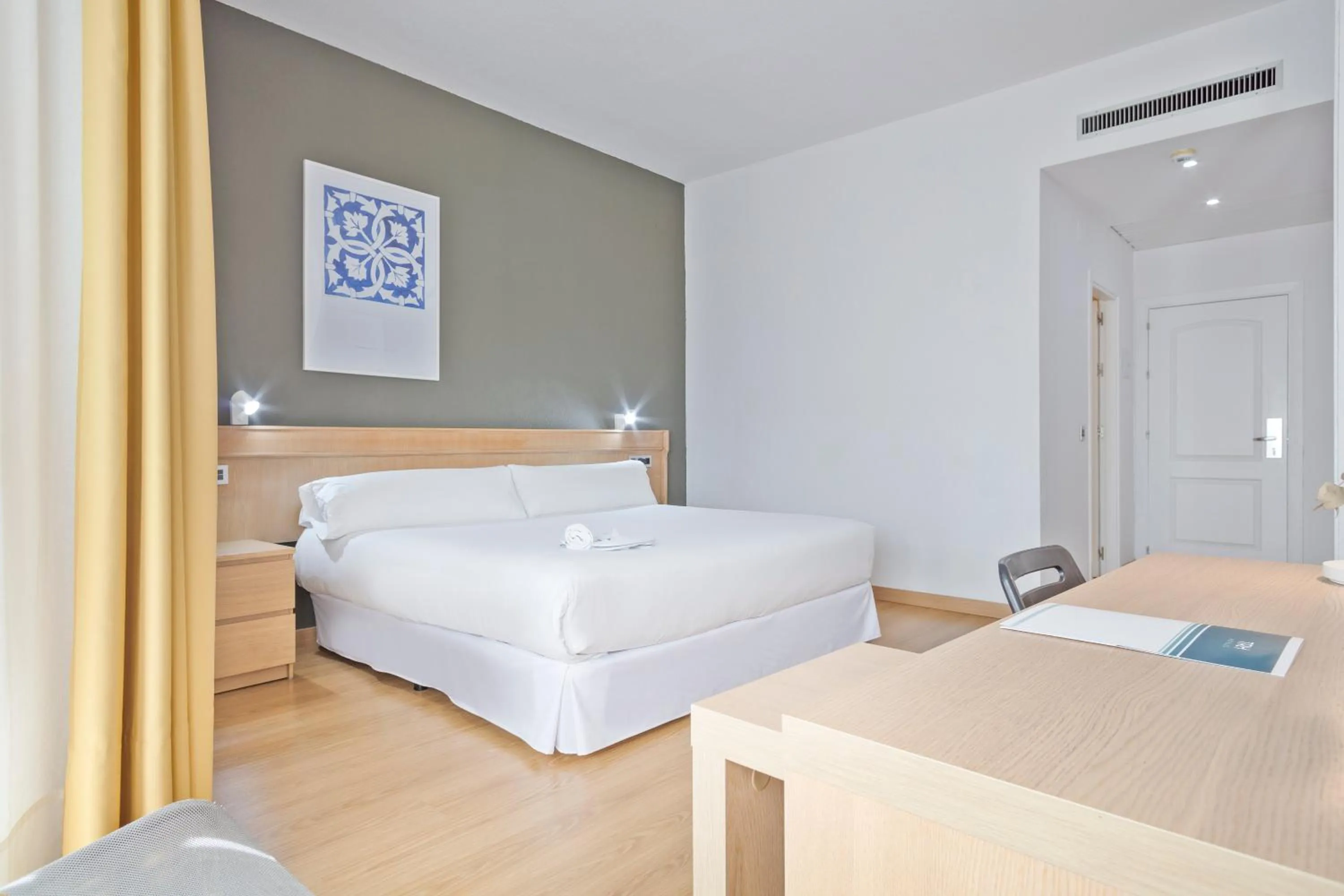 Bed in Hotel TRH La Motilla