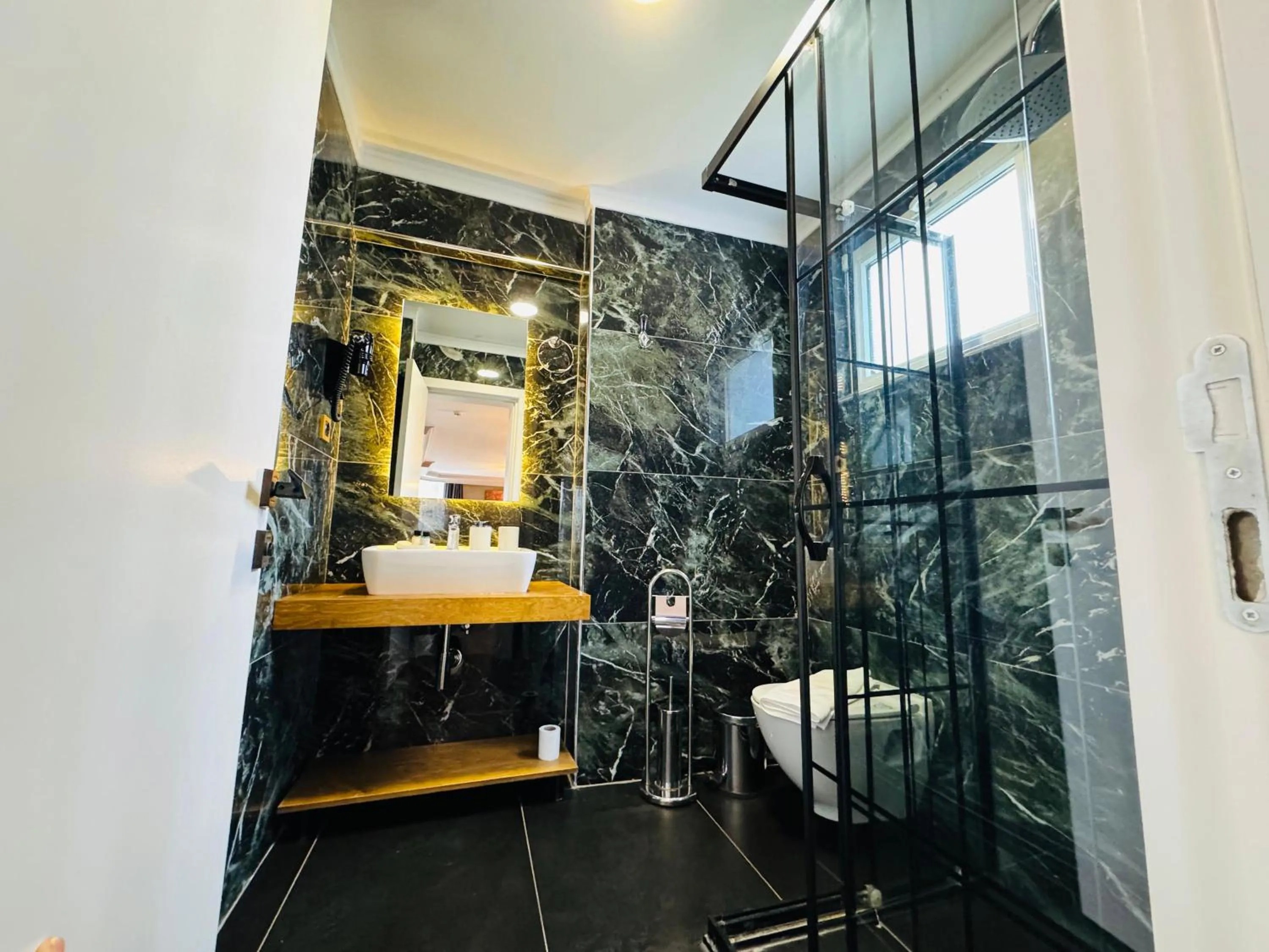 Shower in Istanbul Airport Treekos Suite Hotel