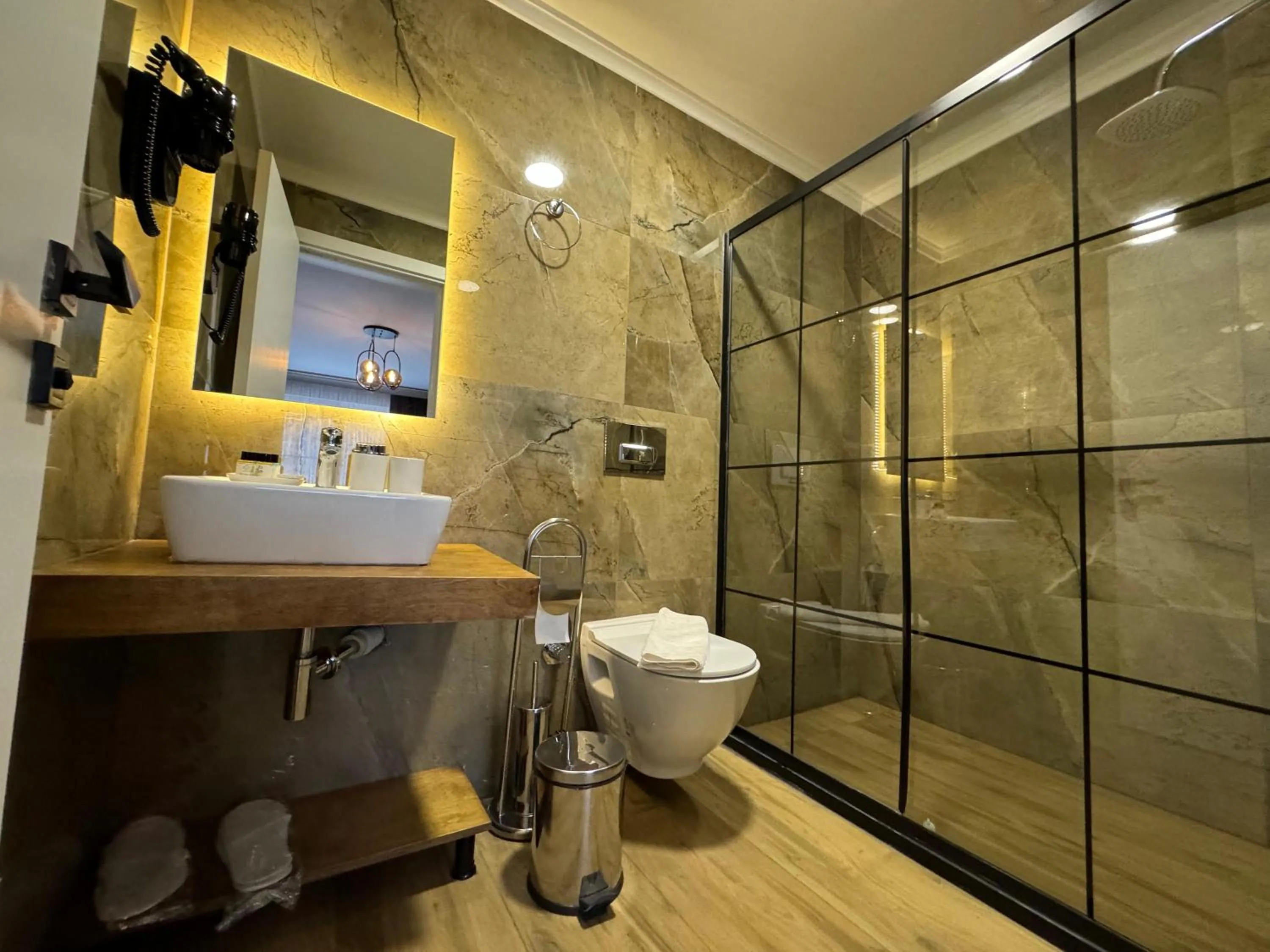 Shower in Istanbul Airport Treekos Suite Hotel