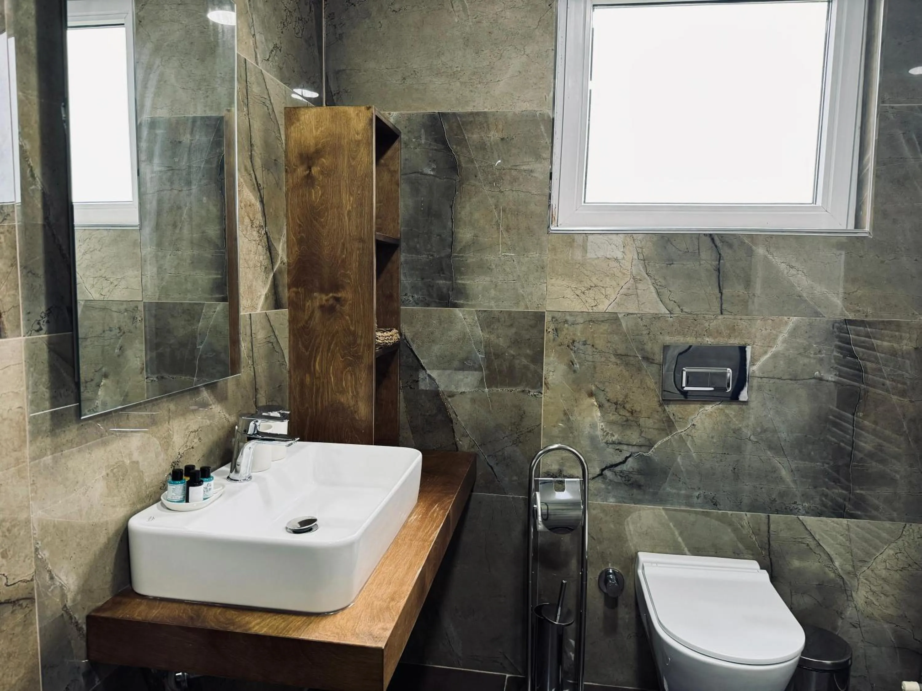 Shower in Istanbul Airport Treekos Suite Hotel