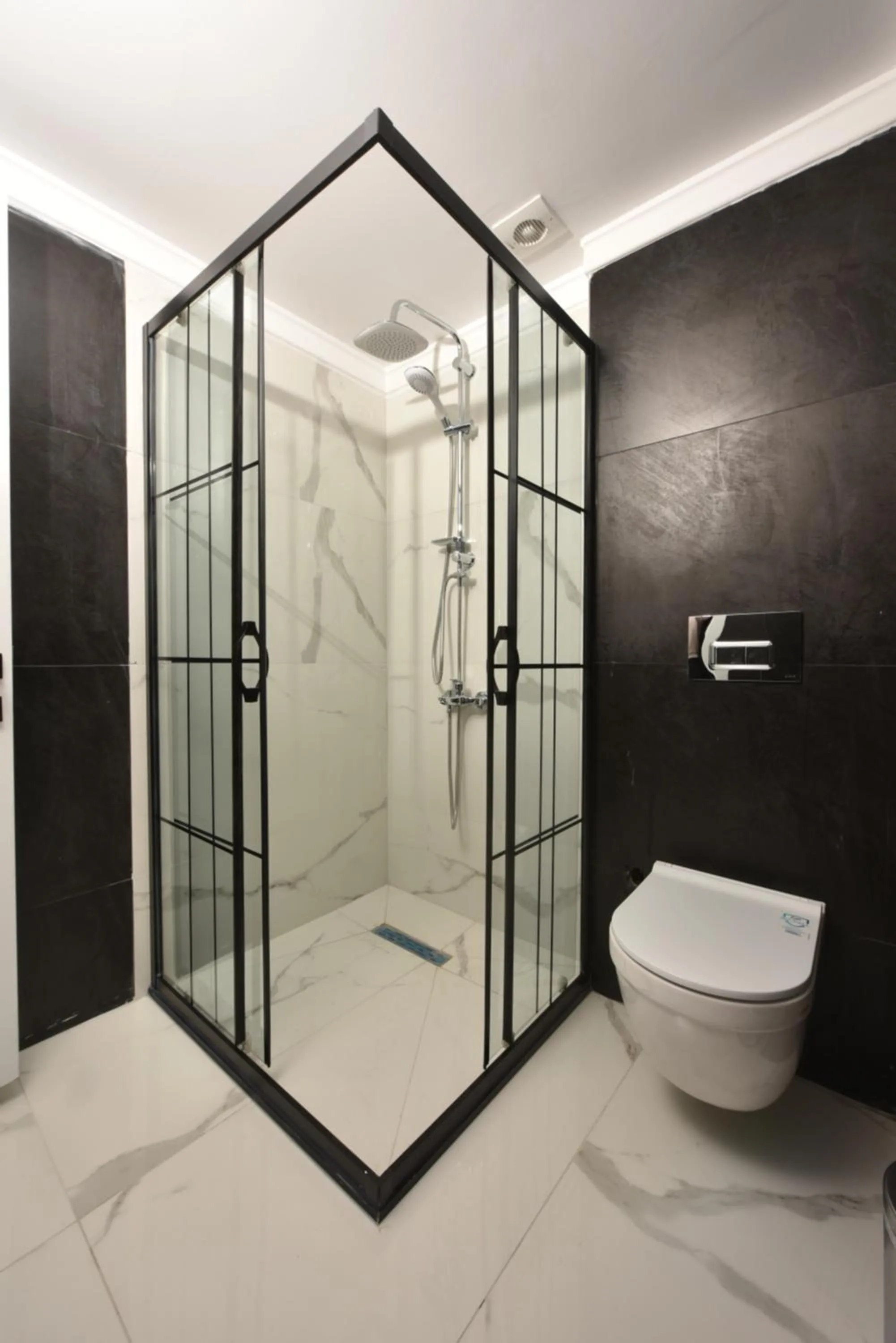 Shower in Istanbul Airport Treekos Suite Hotel