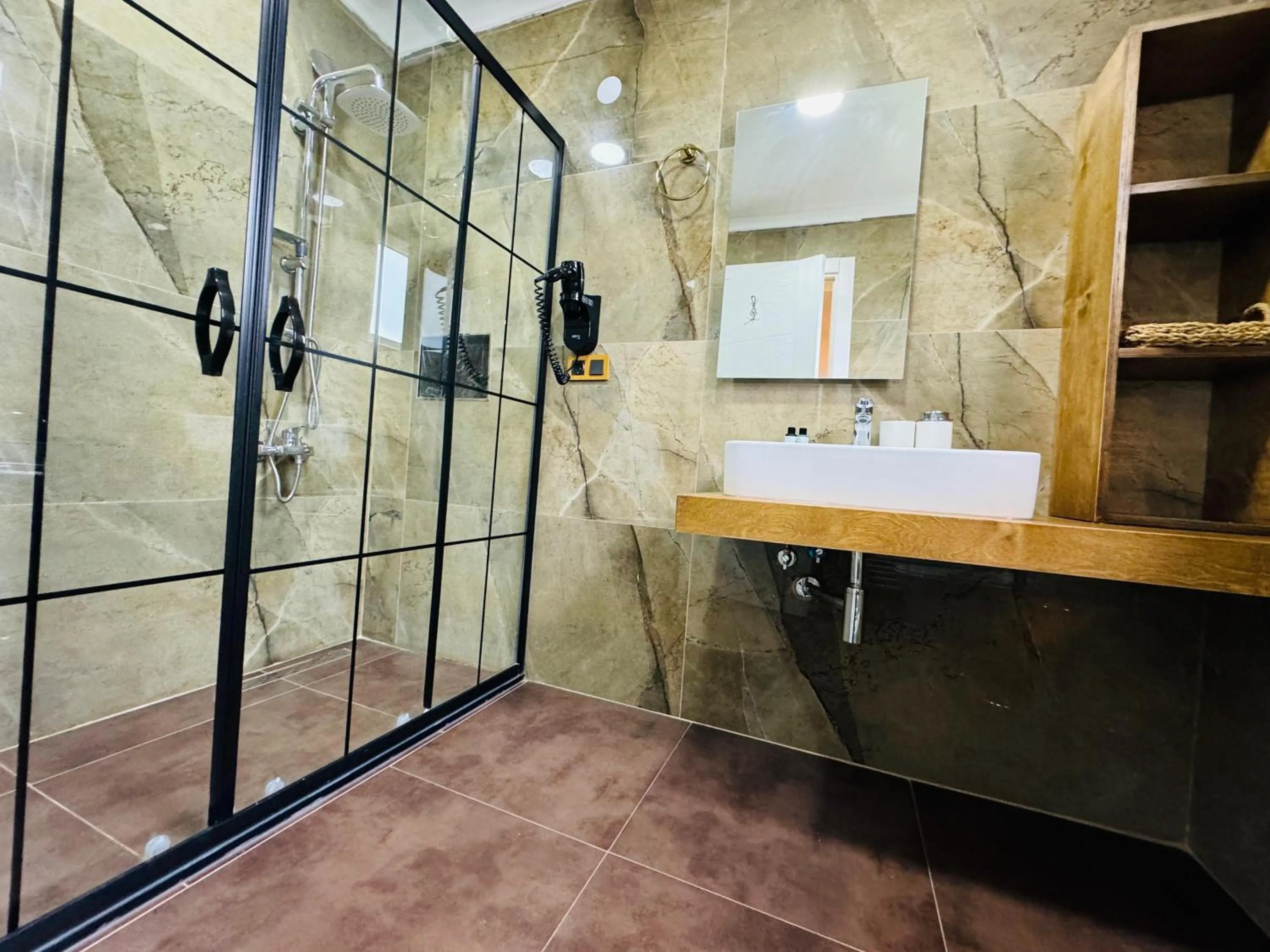 Shower in Istanbul Airport Treekos Suite Hotel